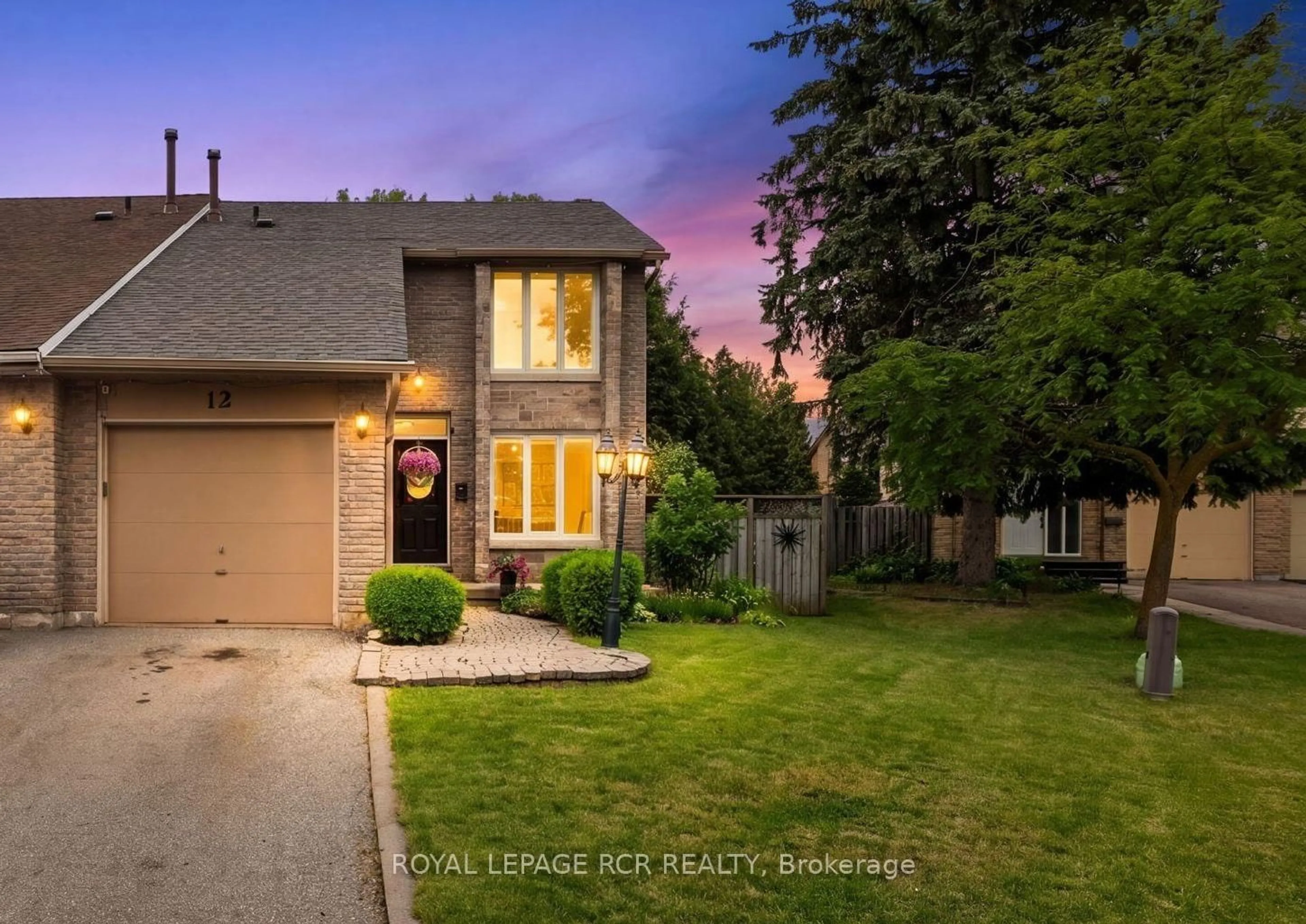 A pic from outside/outdoor area/front of a property/back of a property/a pic from drone, street for 12 Macassa Crt, Brampton Ontario L6Z 1B3