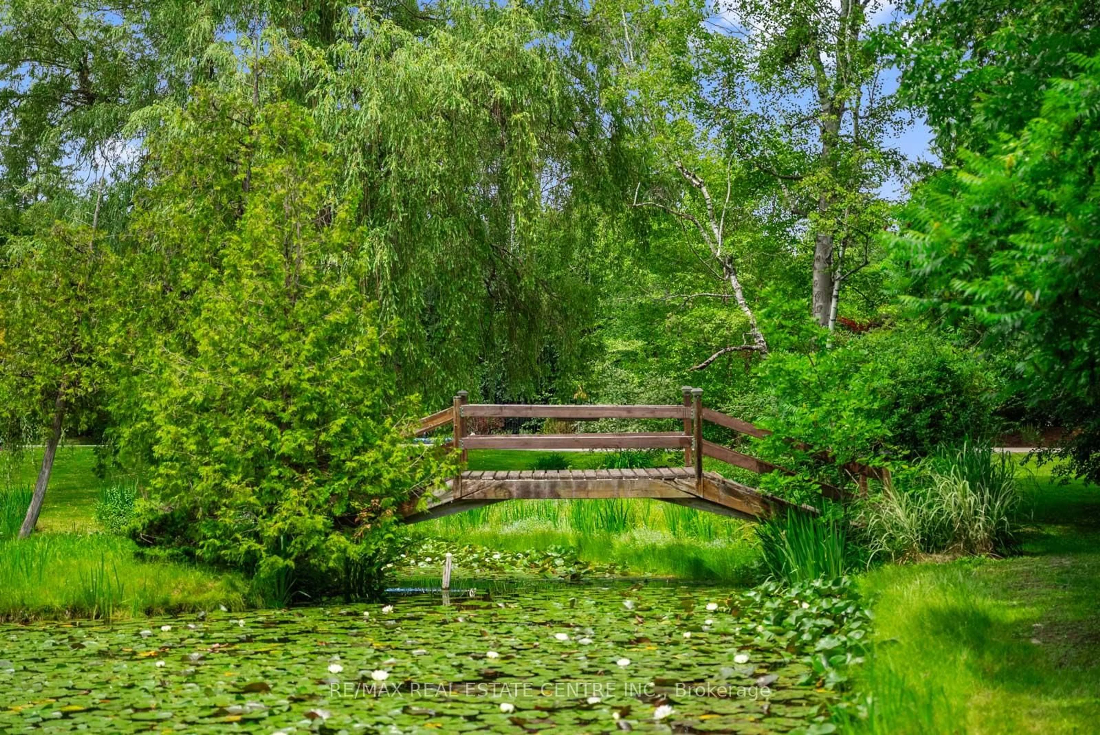 Patio, water/lake/river/ocean view for 2 Cedar Dr, Caledon Ontario L7K 1H6