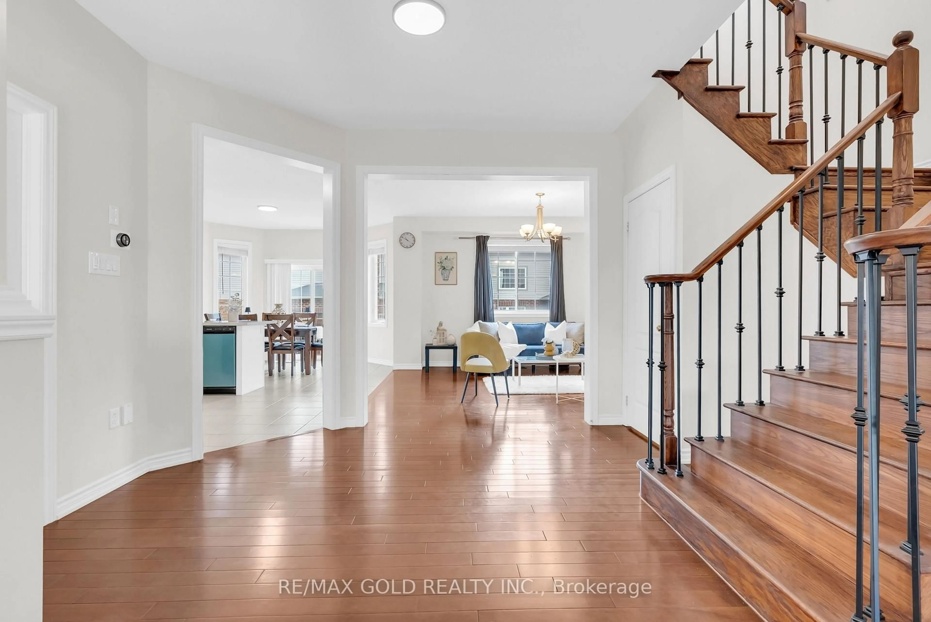 Indoor entryway for 569 Miller Way, Milton Ontario L9T 8L8