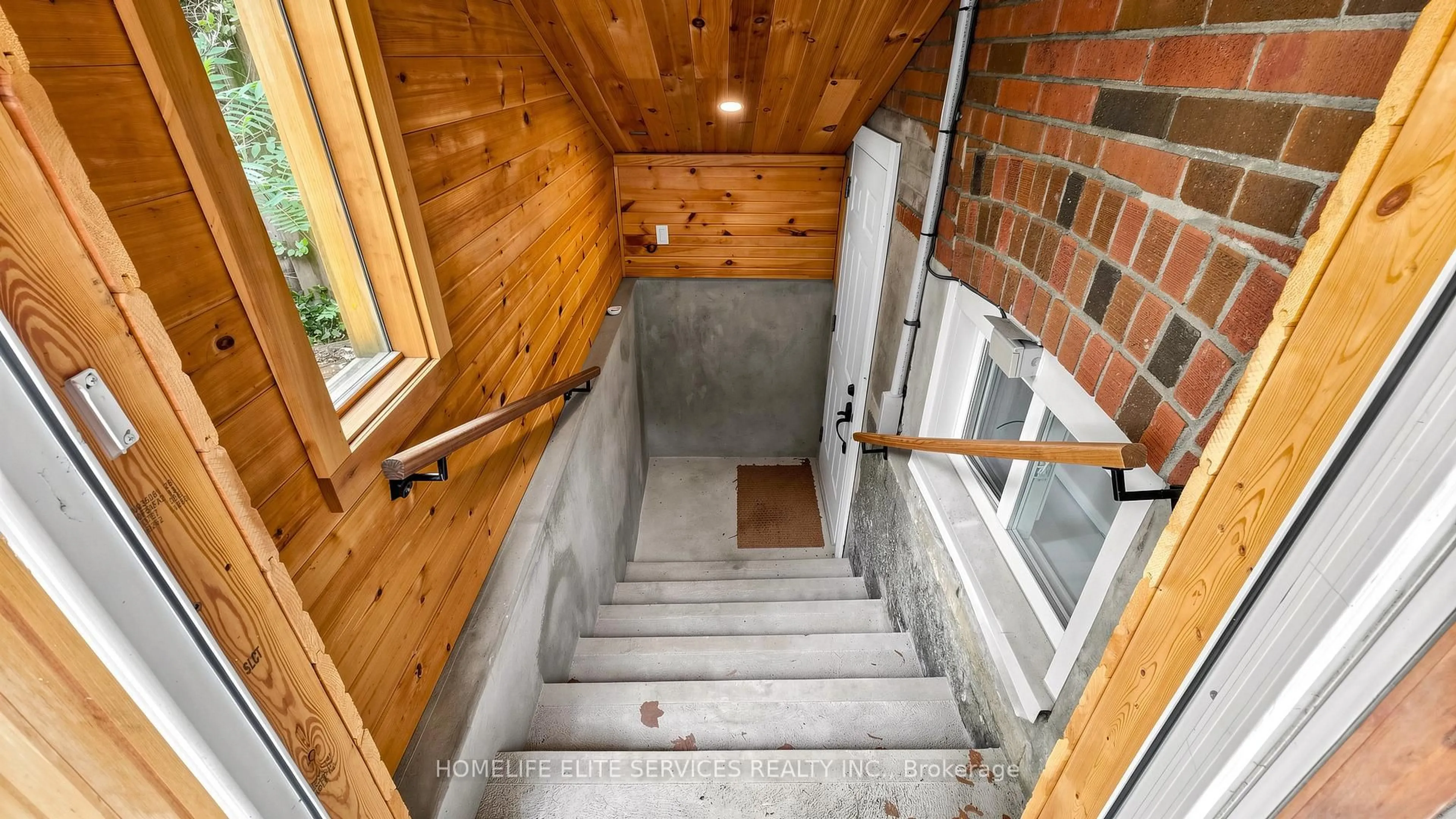 Unknown for 1 Helsby Cres, Toronto Ontario M8W 4V7