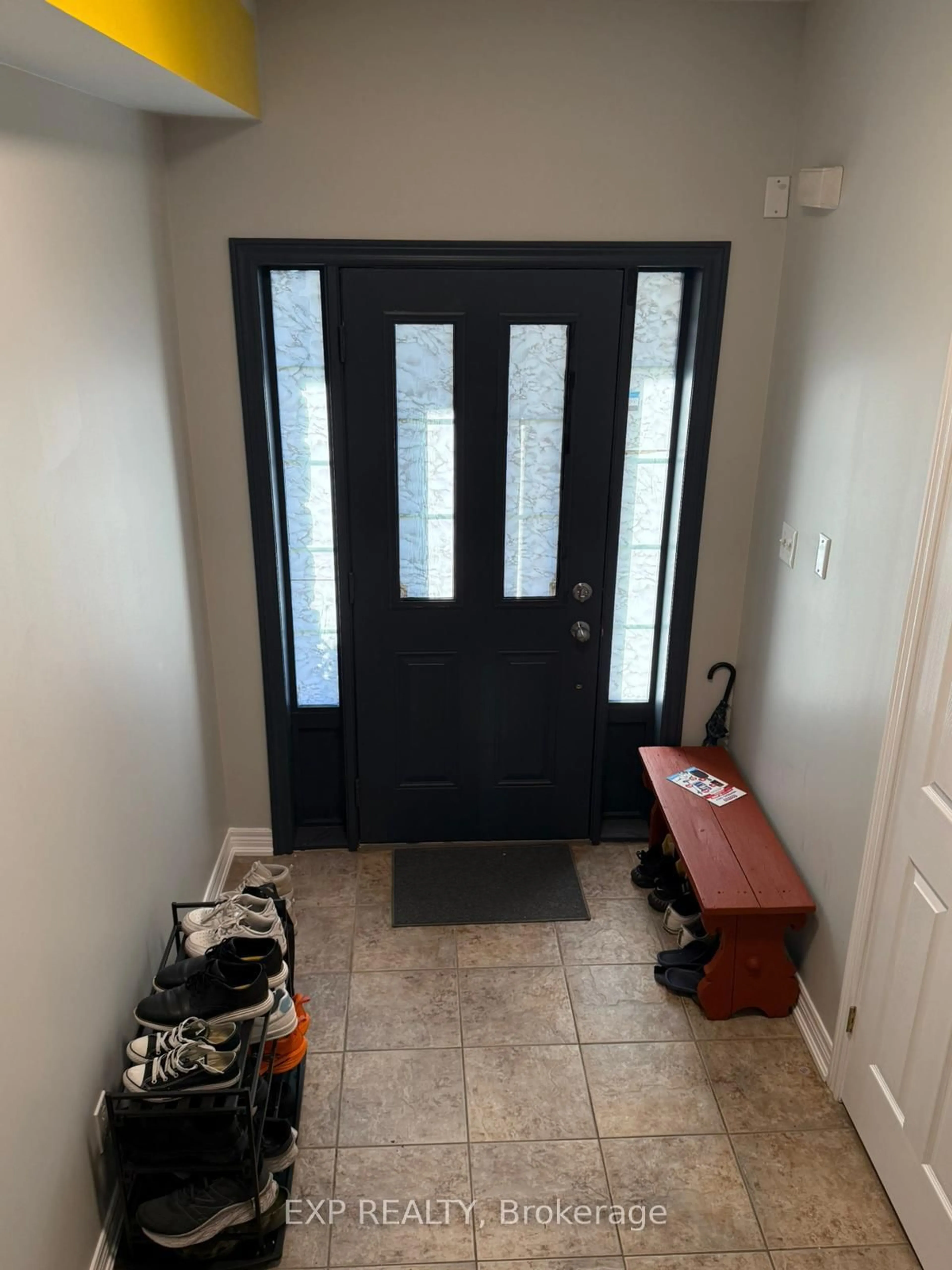 Indoor entryway for 5066 Mercer Common, Burlington Ontario L7L 0A4