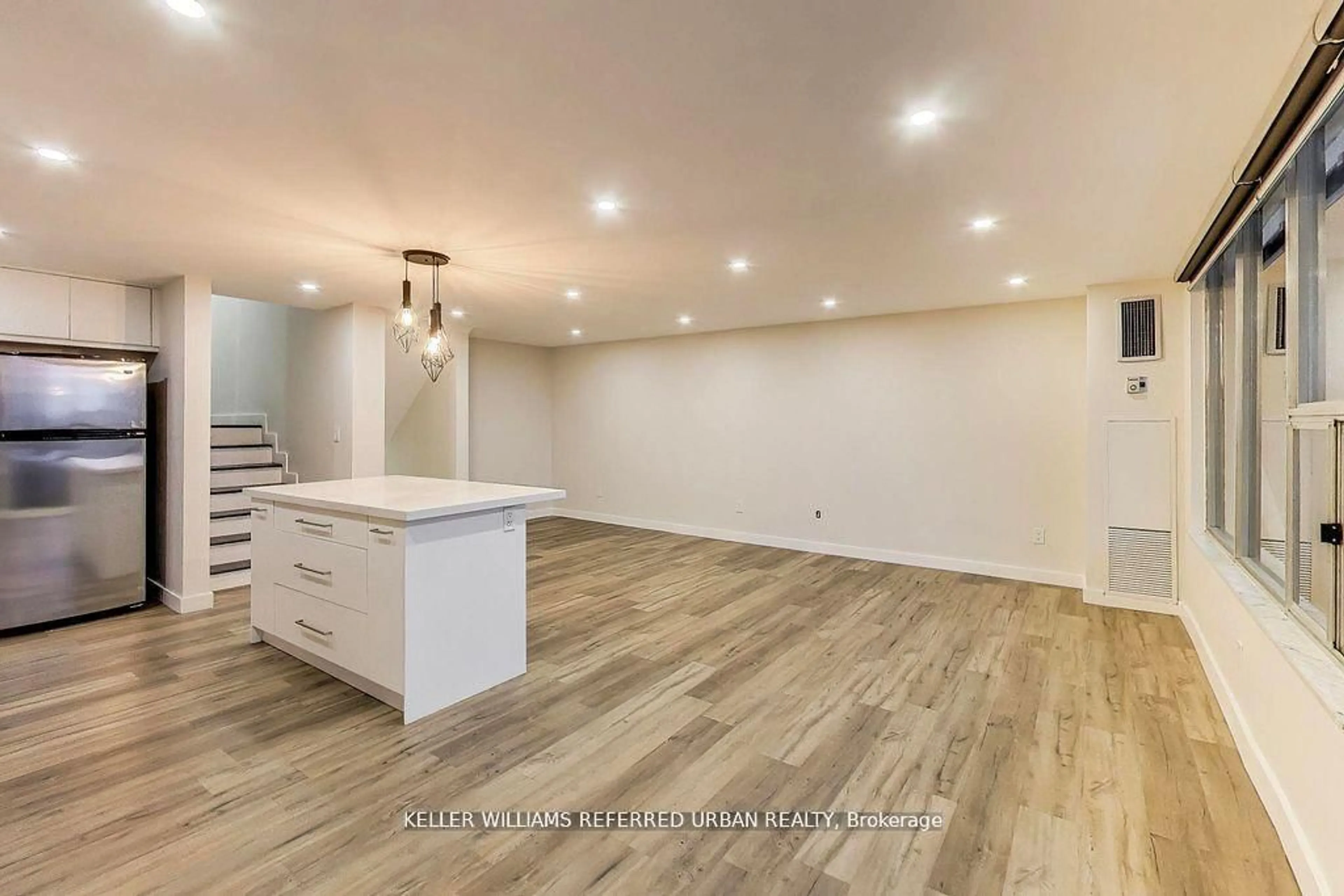 Open concept kitchen, unknown for 11 Wincott Dr #1215, Toronto Ontario M9R 2R9