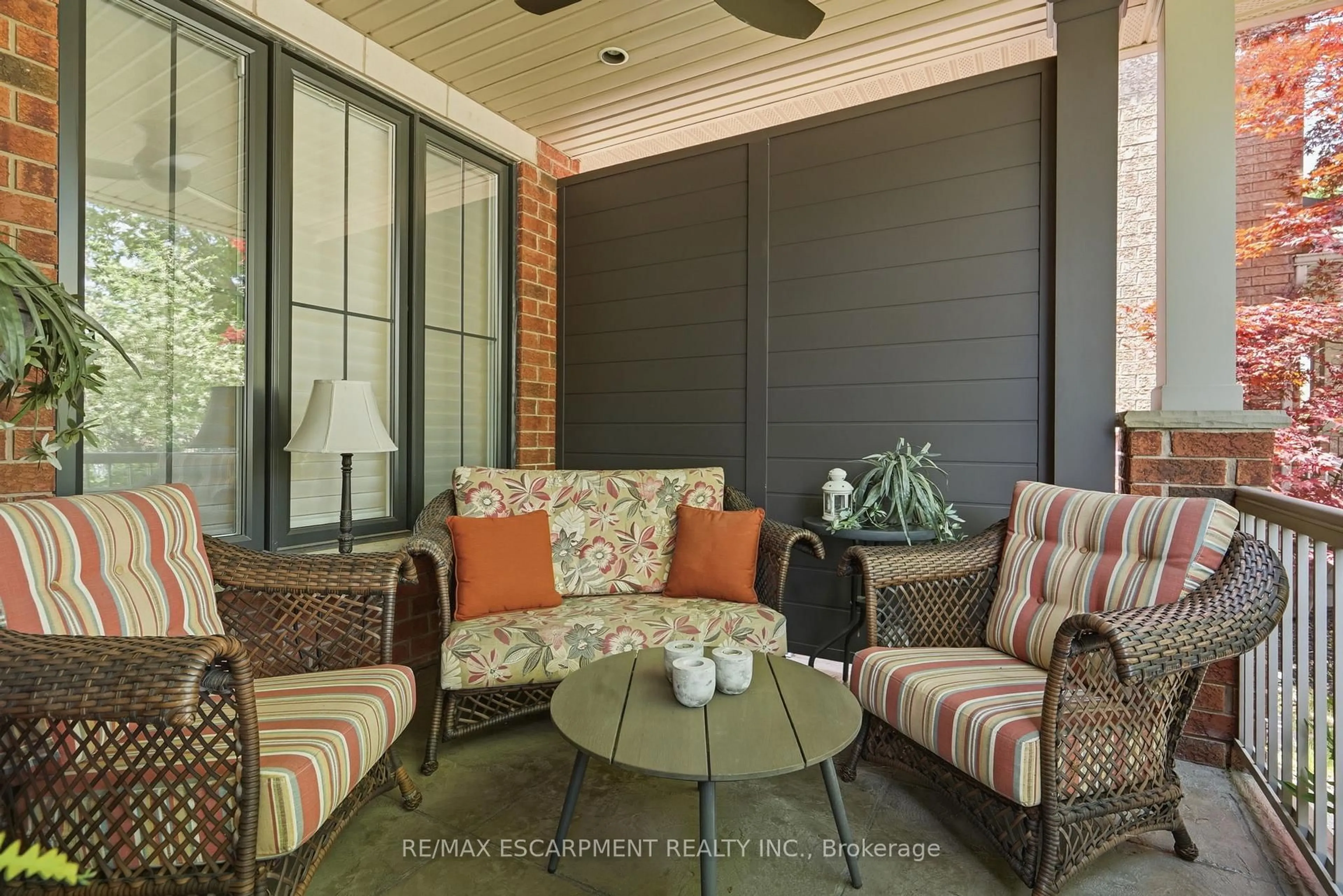 Patio, street for 5347 Jameson Cres, Burlington Ontario L7L 6Z1