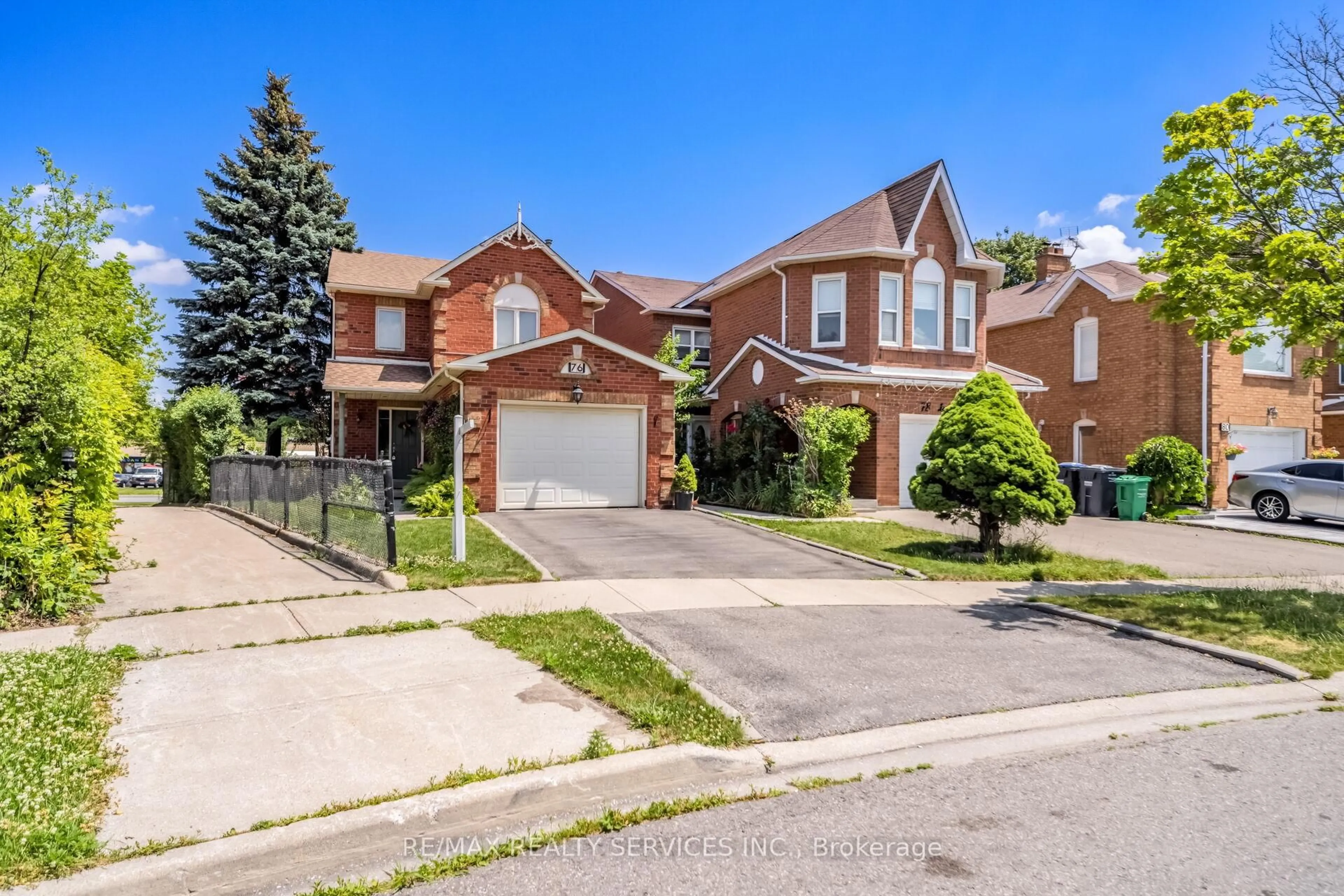 Home with brick exterior material, street for 76 Leeward Dr, Brampton Ontario L6S 5V8