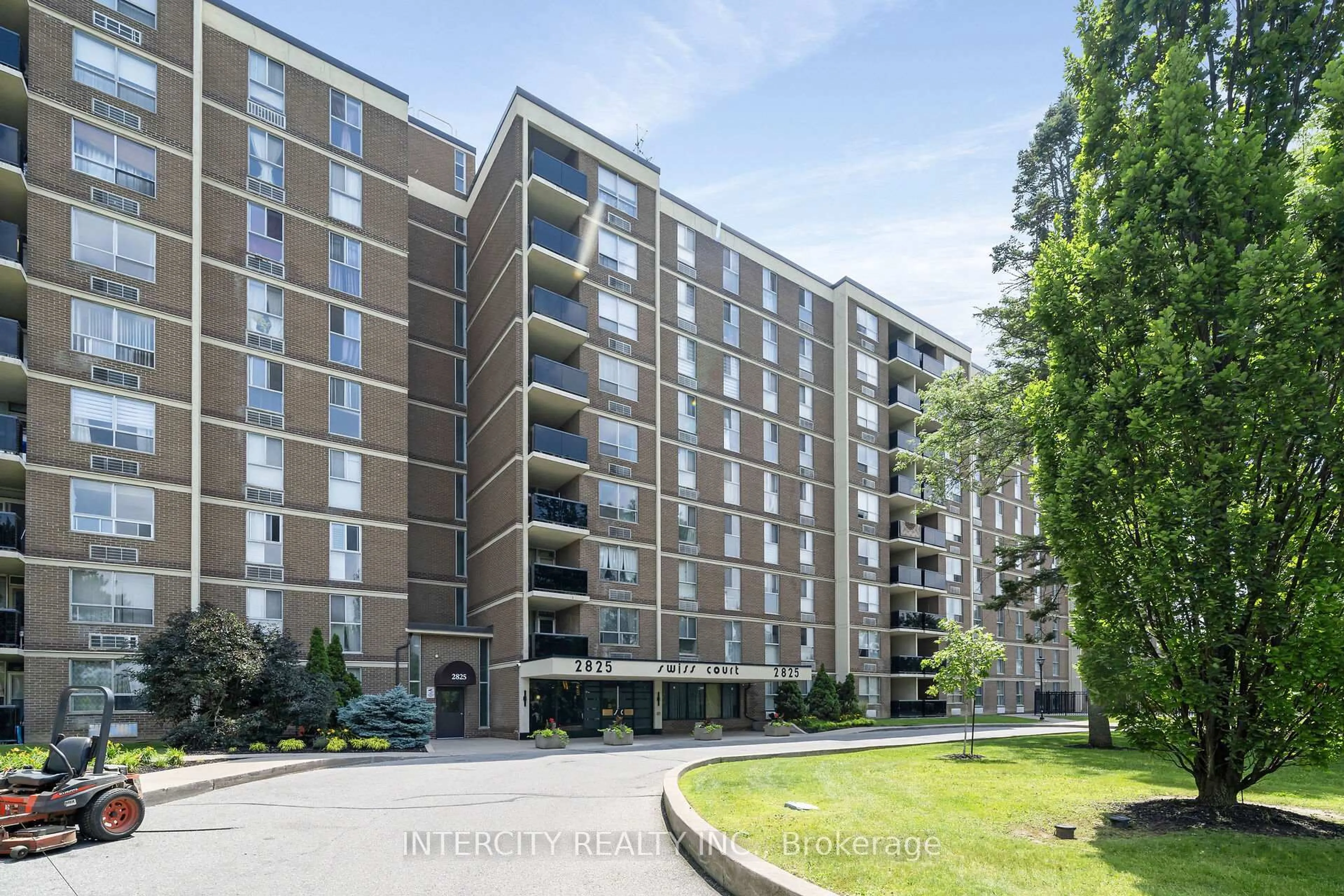 Unknown for 2825 Islington Ave #302, Toronto Ontario M9L 2K1