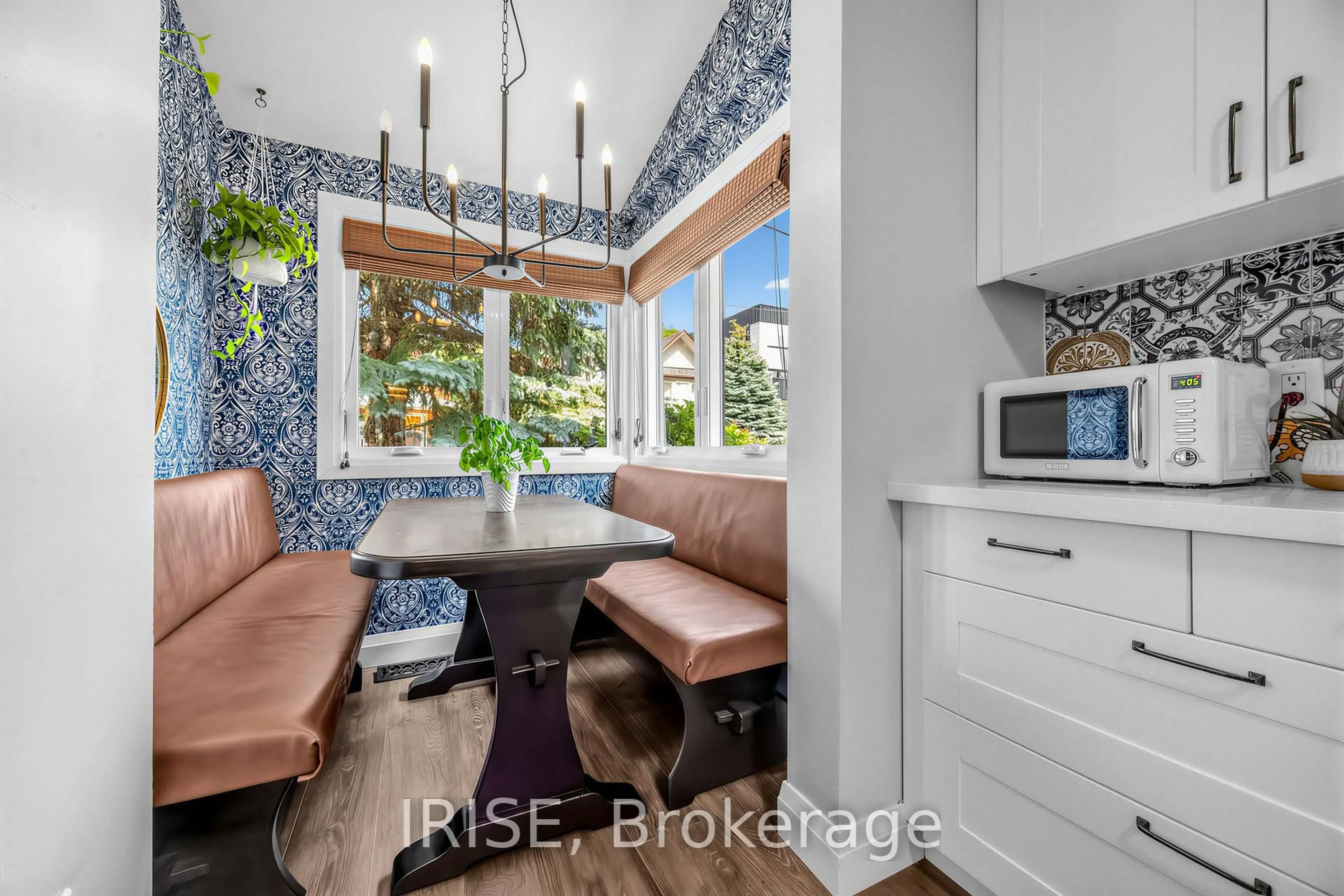 Unknown for 2 Beechwood Ave, Toronto Ontario M6N 4T1