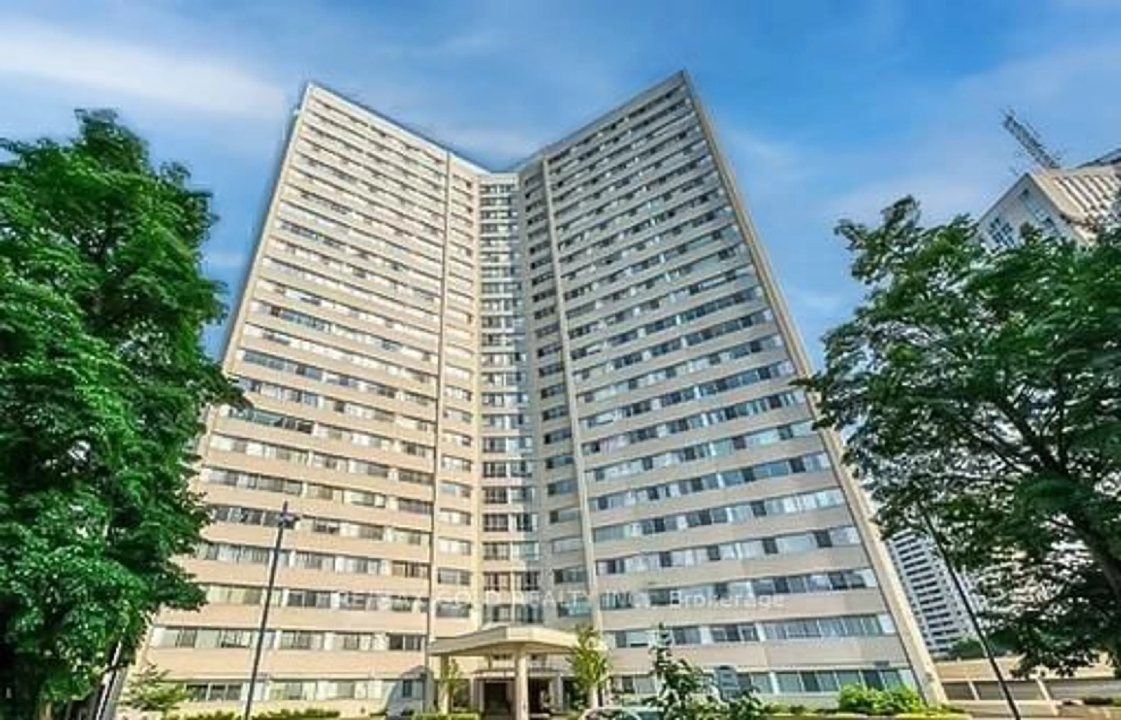 Indoor foyer for 3700 Kaneff Cres #2101, Mississauga Ontario L5A 4B8