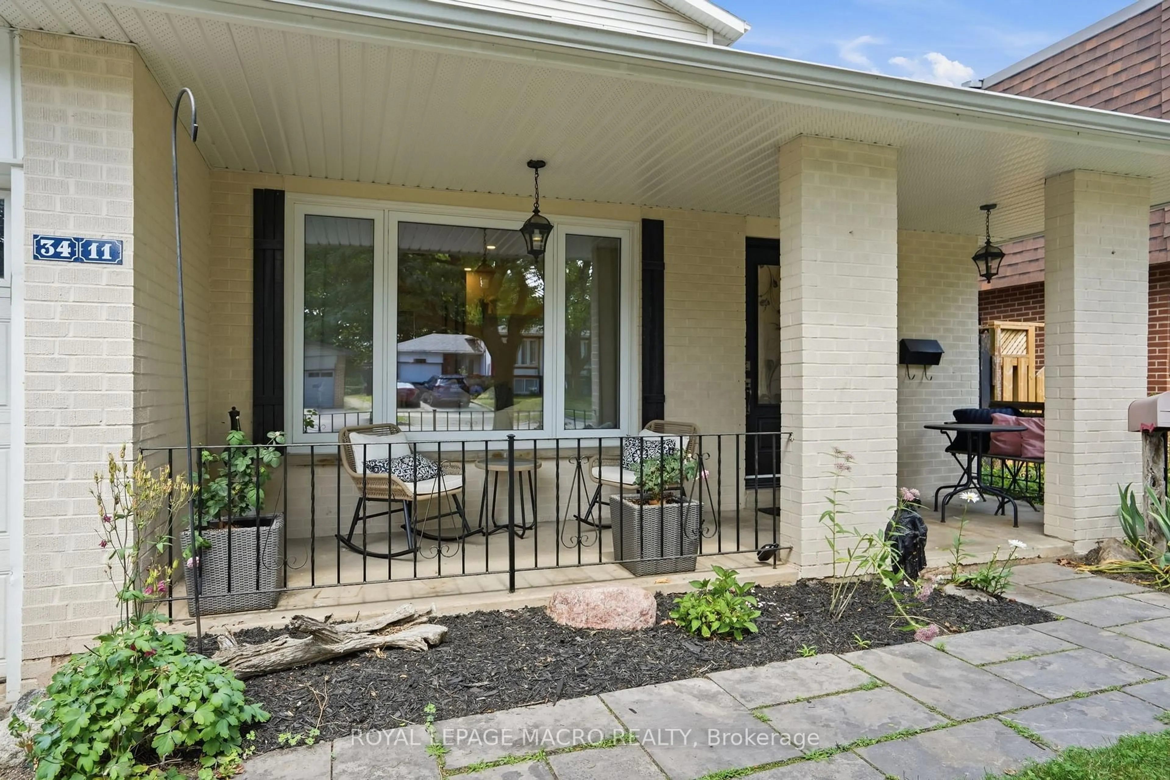 Patio, street for 3411 Lansdown Dr, Burlington Ontario L7M 1S5