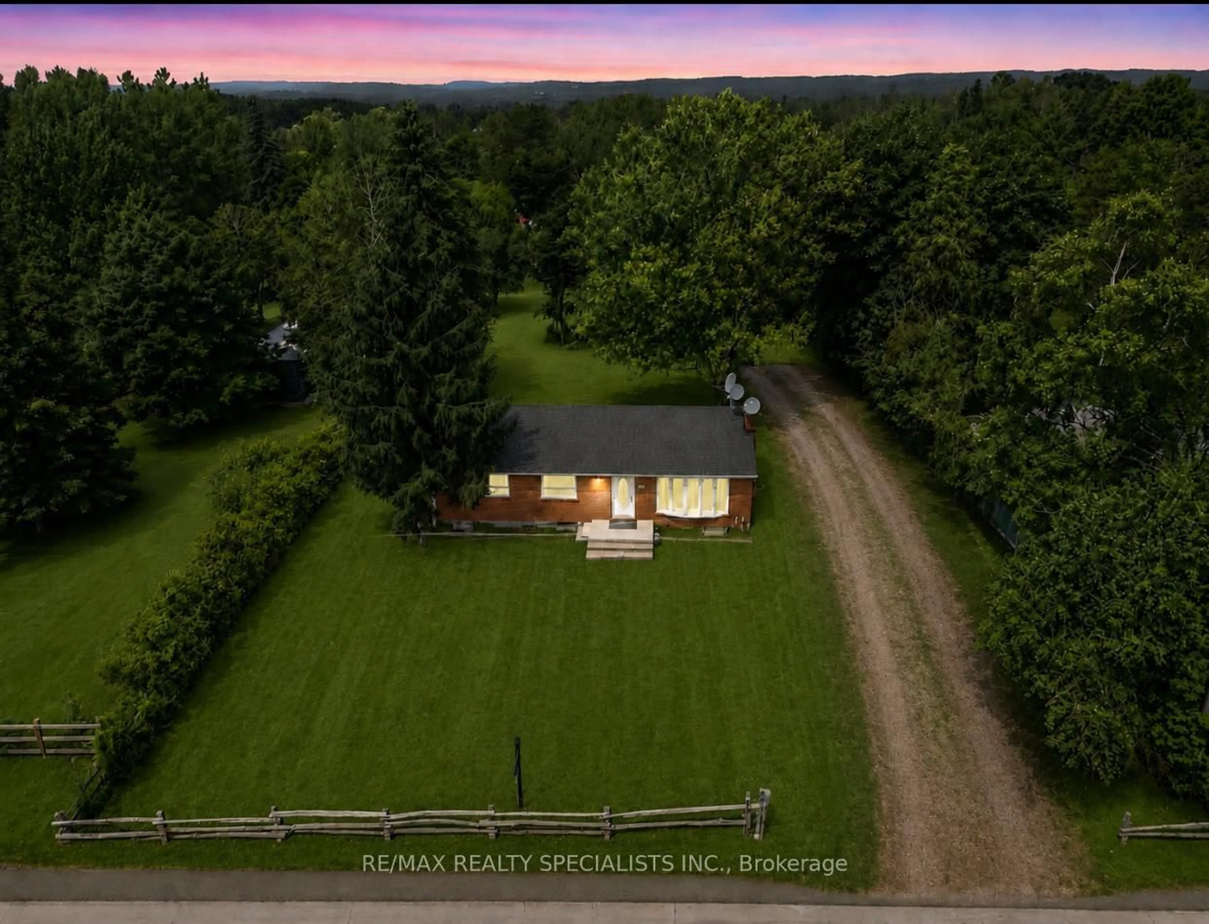 A pic from outside/outdoor area/front of a property/back of a property/a pic from drone, unknown for 4886 Olde Base Line Rd, Caledon Ontario L7C 0J9