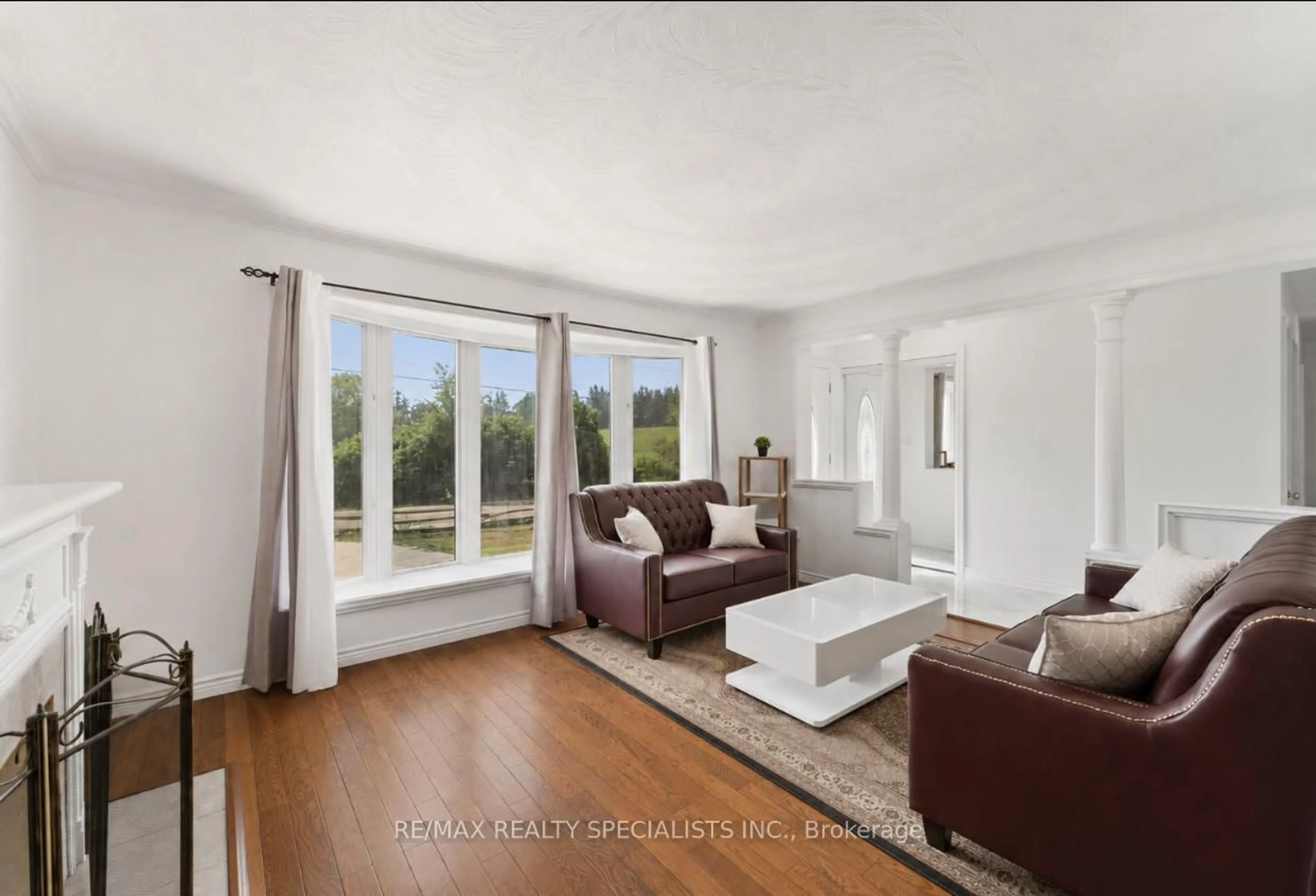 Living room with furniture, unknown for 4886 Olde Base Line Rd, Caledon Ontario L7C 0J9