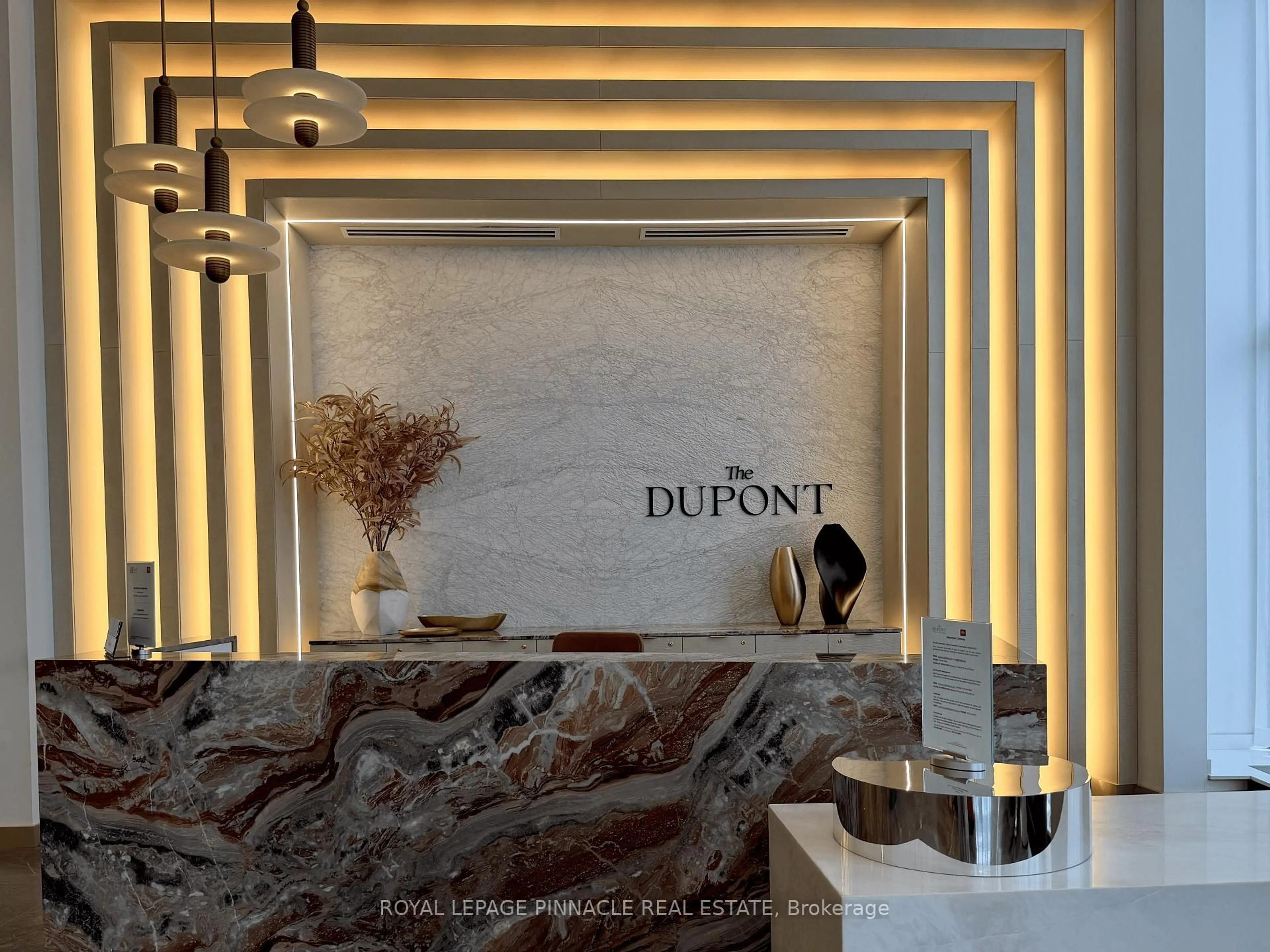 Unknown for 858 Dupont St #444, Toronto Ontario M6G 0C1