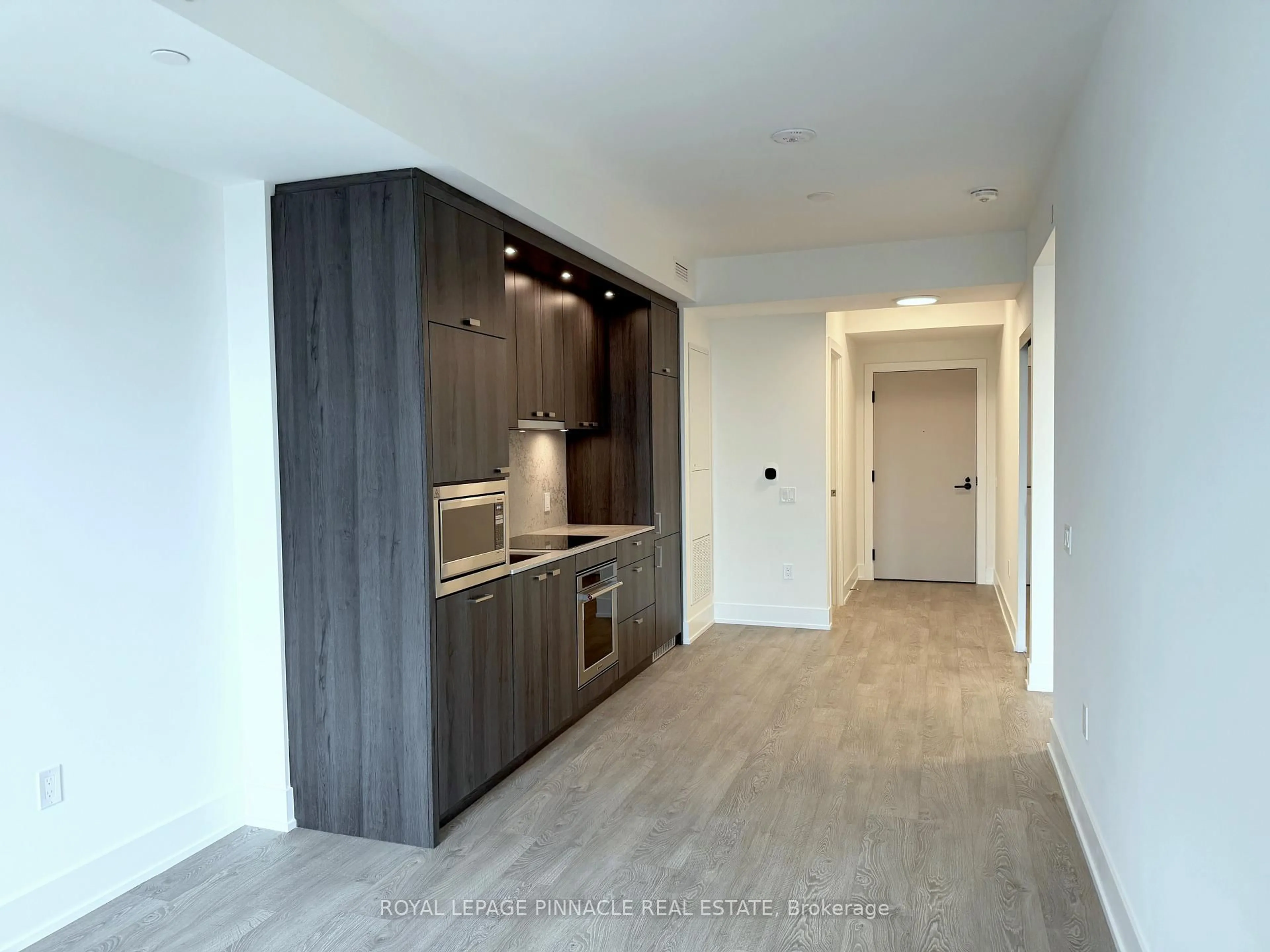 Unknown for 858 Dupont St #444, Toronto Ontario M6G 0C1