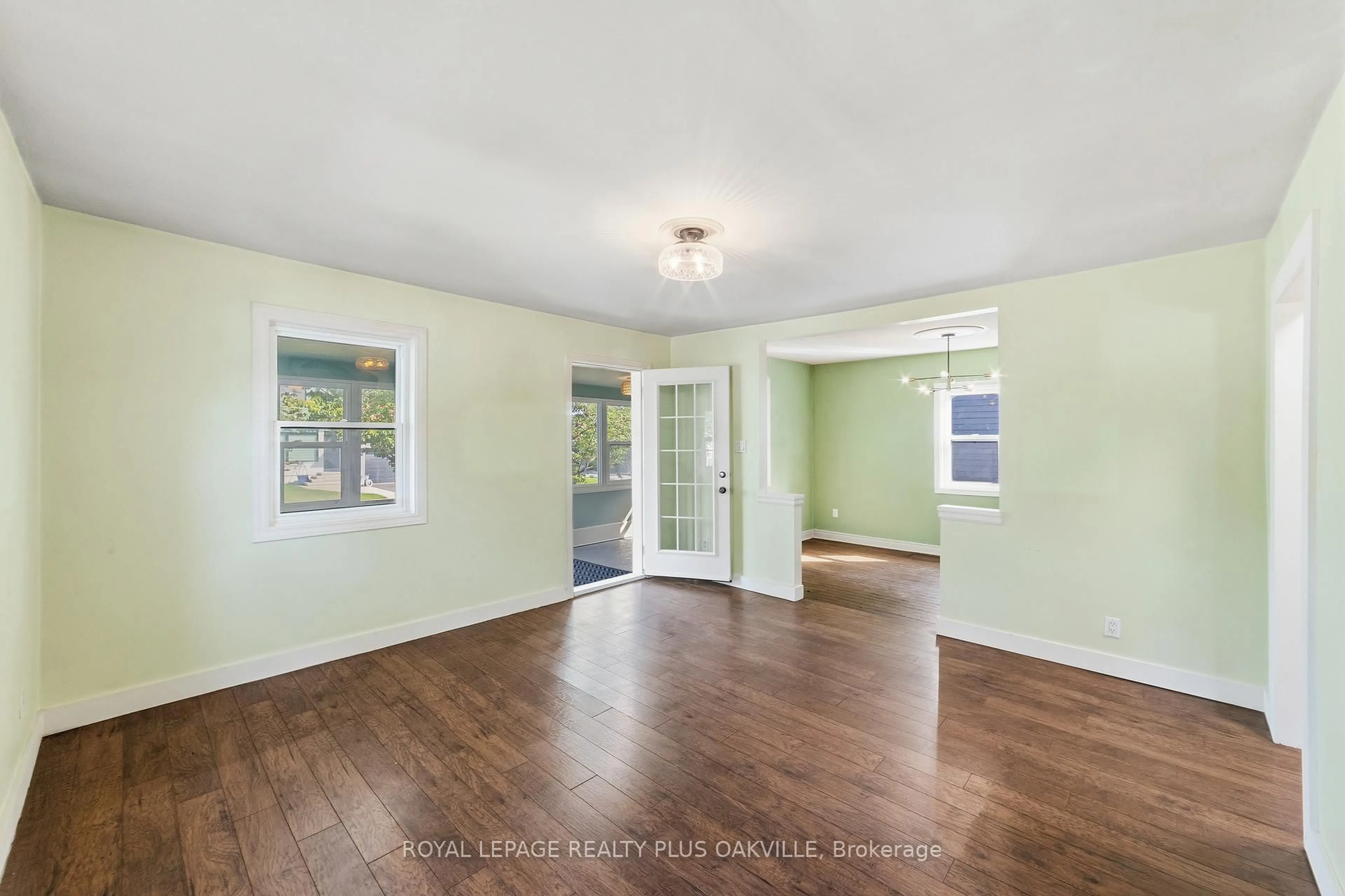 A pic of a room for 47 Stewart St, Oakville Ontario L6K 1X6