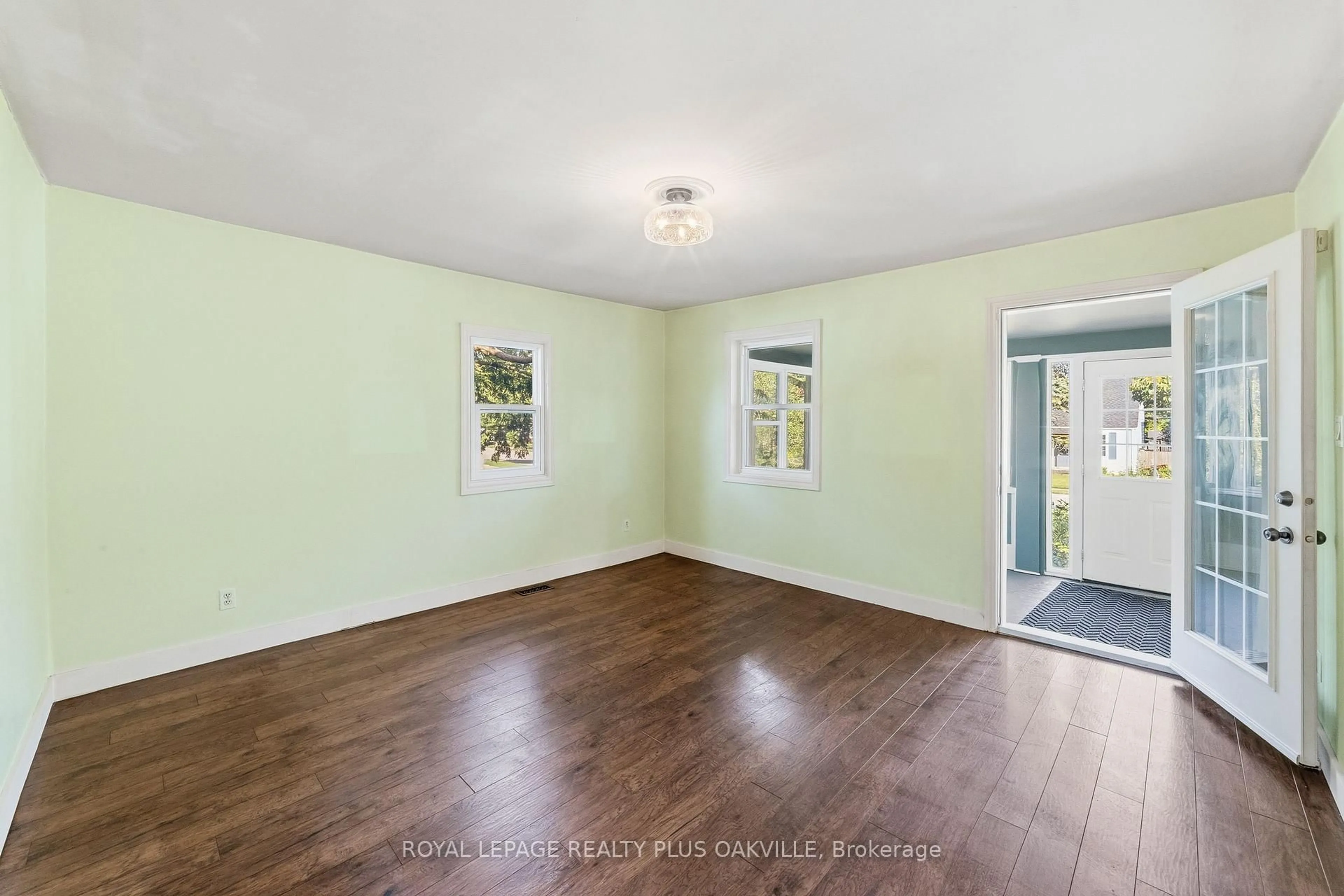 A pic of a room for 47 Stewart St, Oakville Ontario L6K 1X6