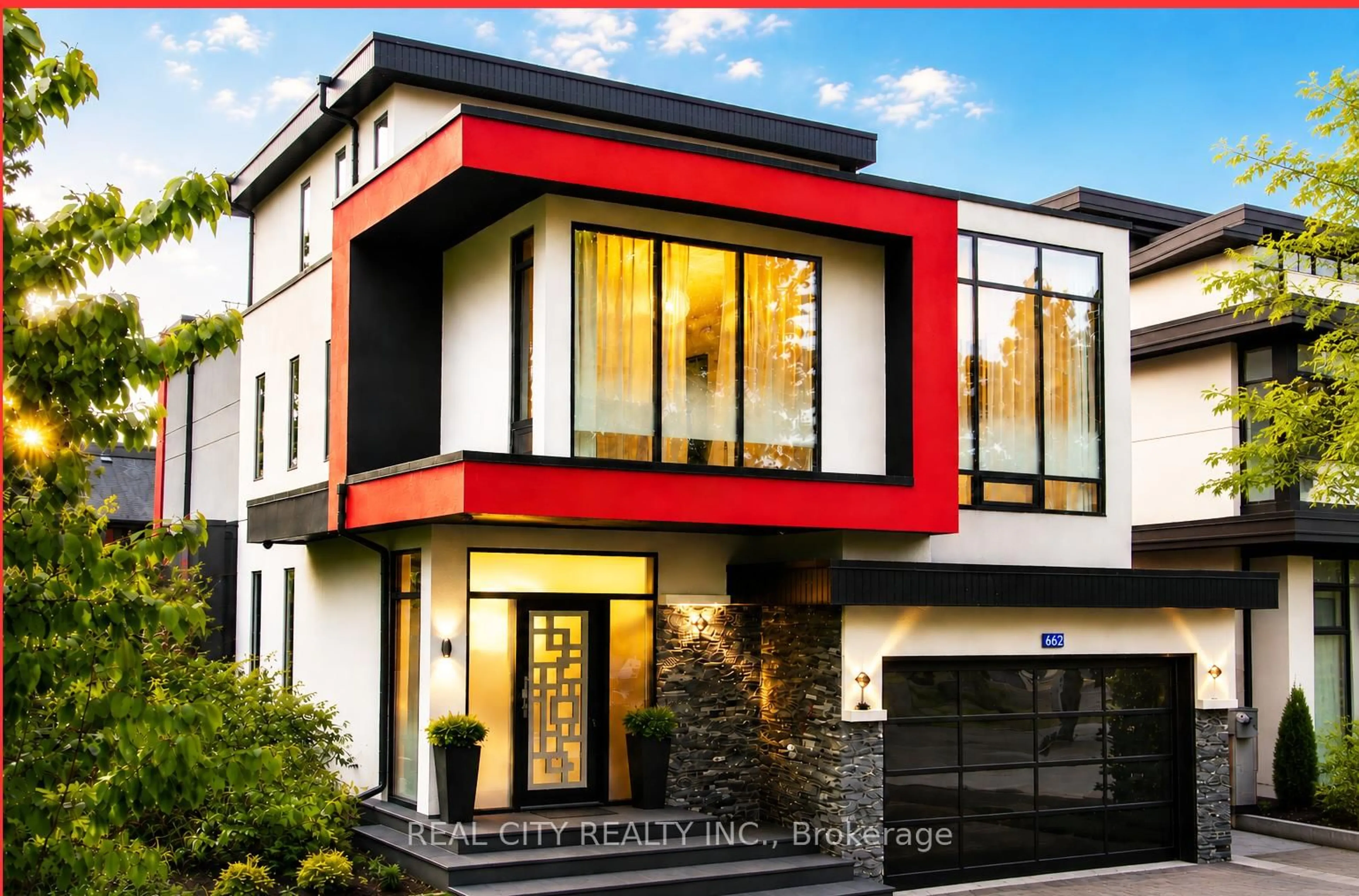 Home with brick exterior material, street for 662 Byngmount Ave, Mississauga Ontario L5G 1R4