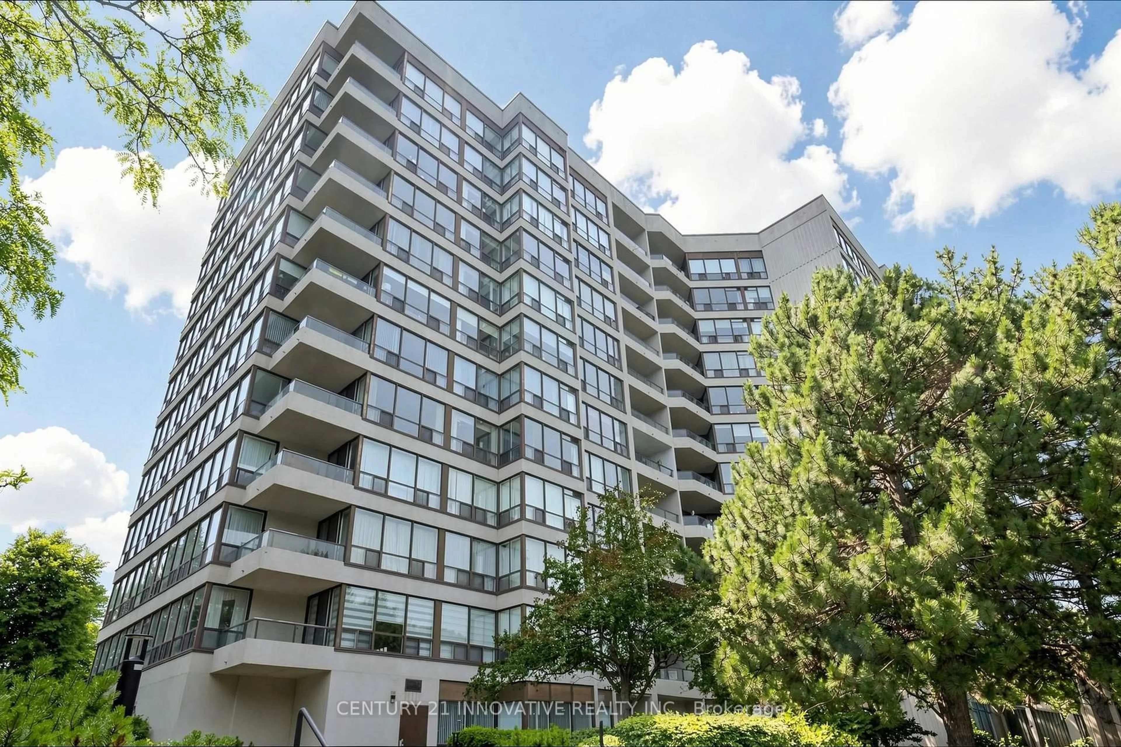 Patio, building for 12 Laurelcrest St #912, Brampton Ontario L6S 5Y4