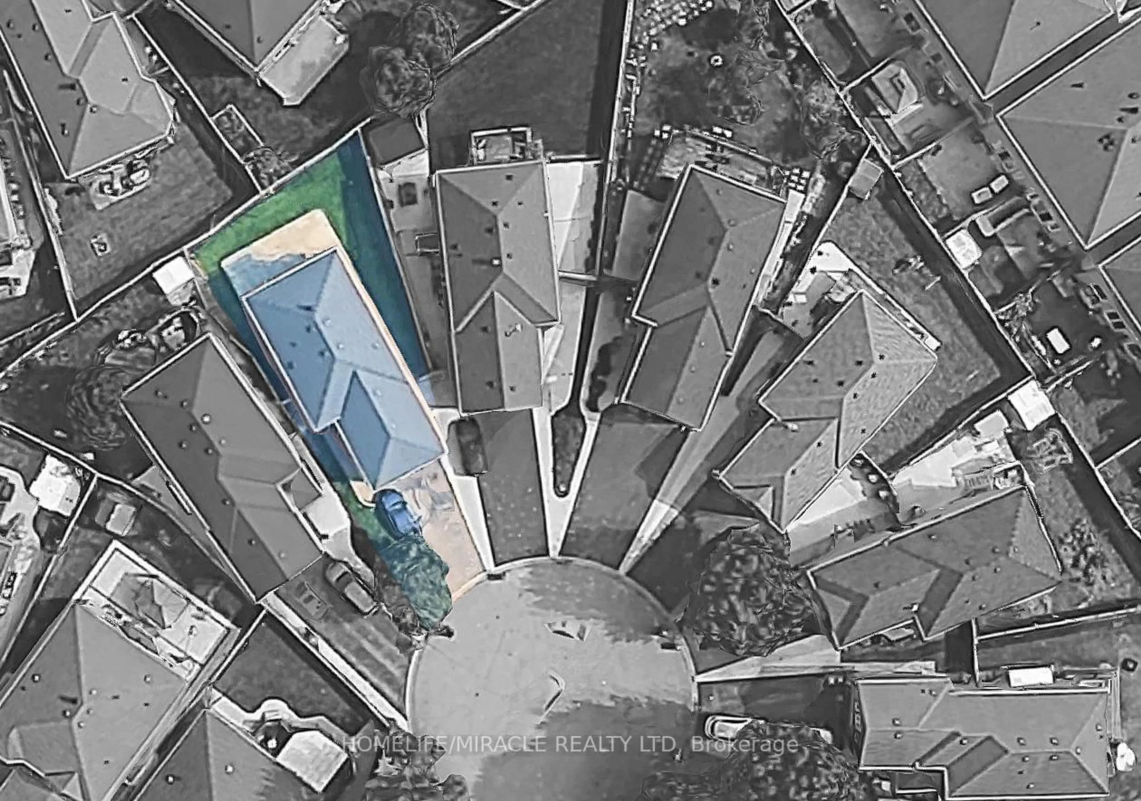 A pic from outside/outdoor area/front of a property/back of a property/a pic from drone, street for 6 Flaming Oak Crt, Brampton Ontario L6Y 4G5