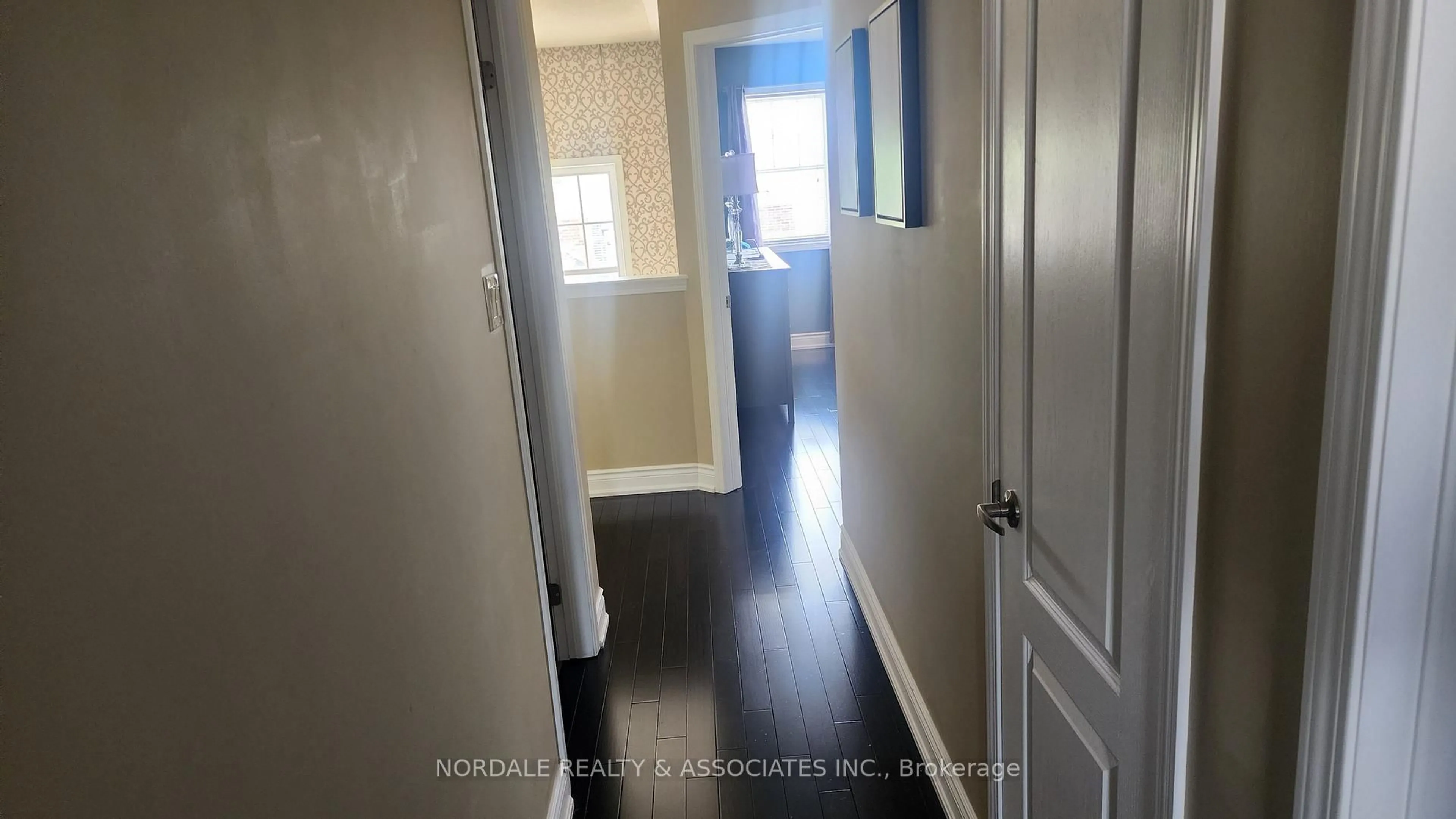 Indoor entryway for 2381 Coho Way, Oakville Ontario L6M 0G6