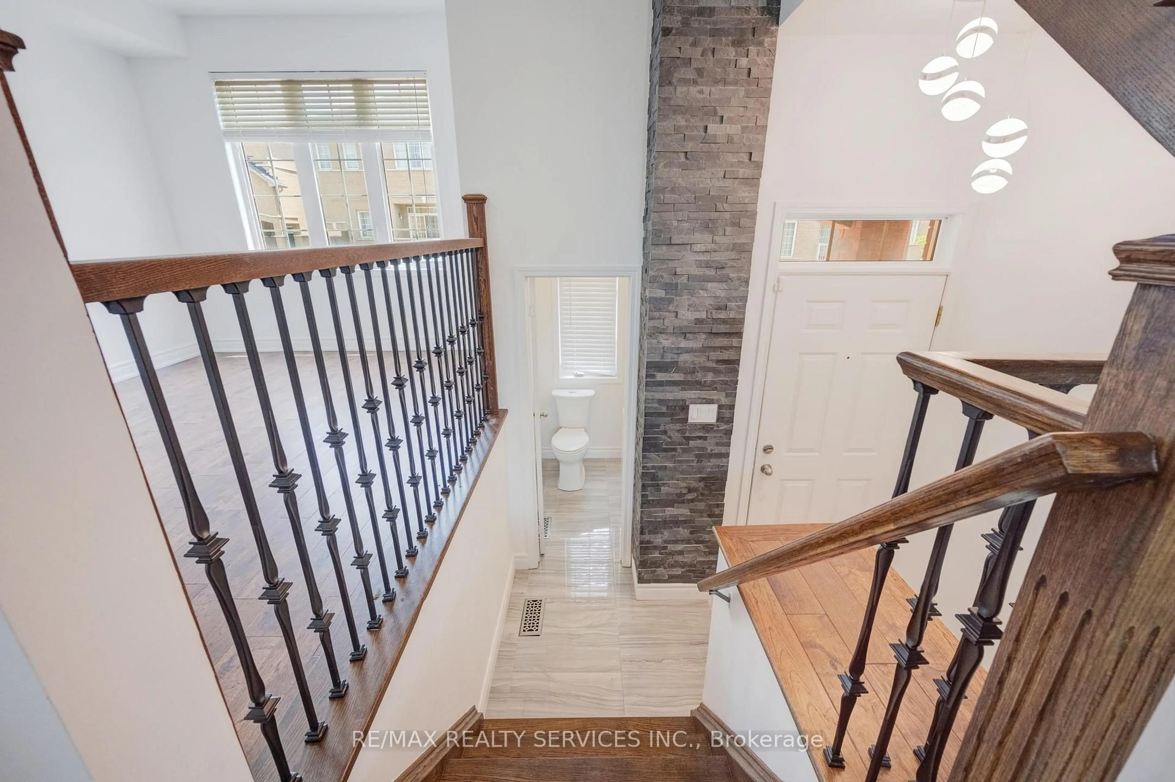 Stairs for 7155 Magistrate Terr #15, Mississauga Ontario L5W 1Y9