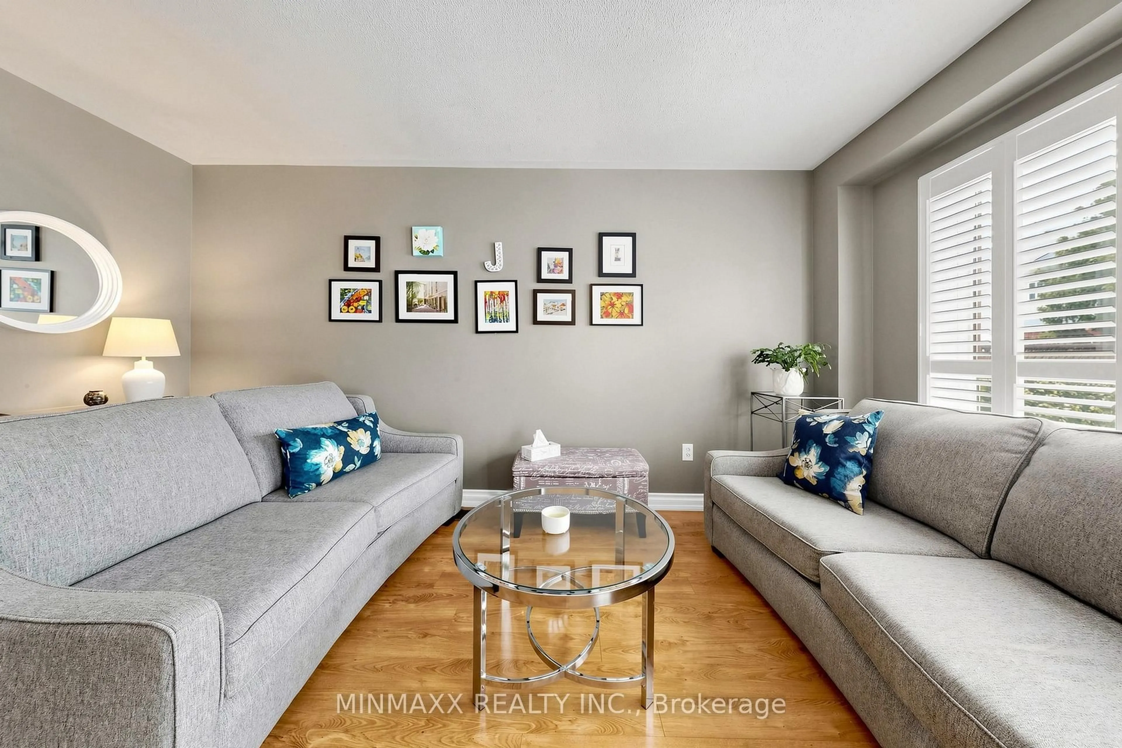 Living room with furniture, unknown for 1164 CHAPMAN Cres, Milton Ontario L9T 6G1