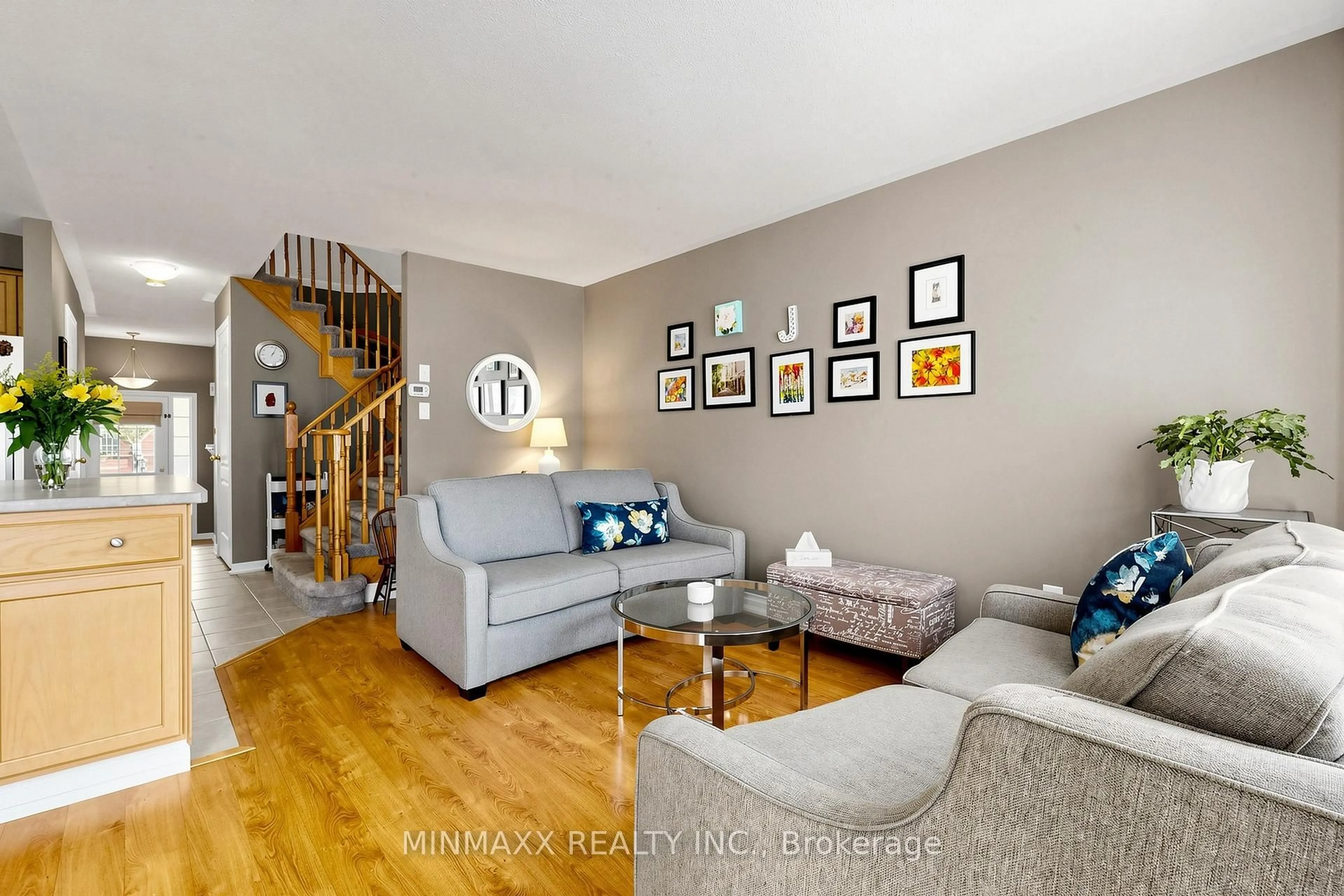 Living room with furniture, unknown for 1164 CHAPMAN Cres, Milton Ontario L9T 6G1