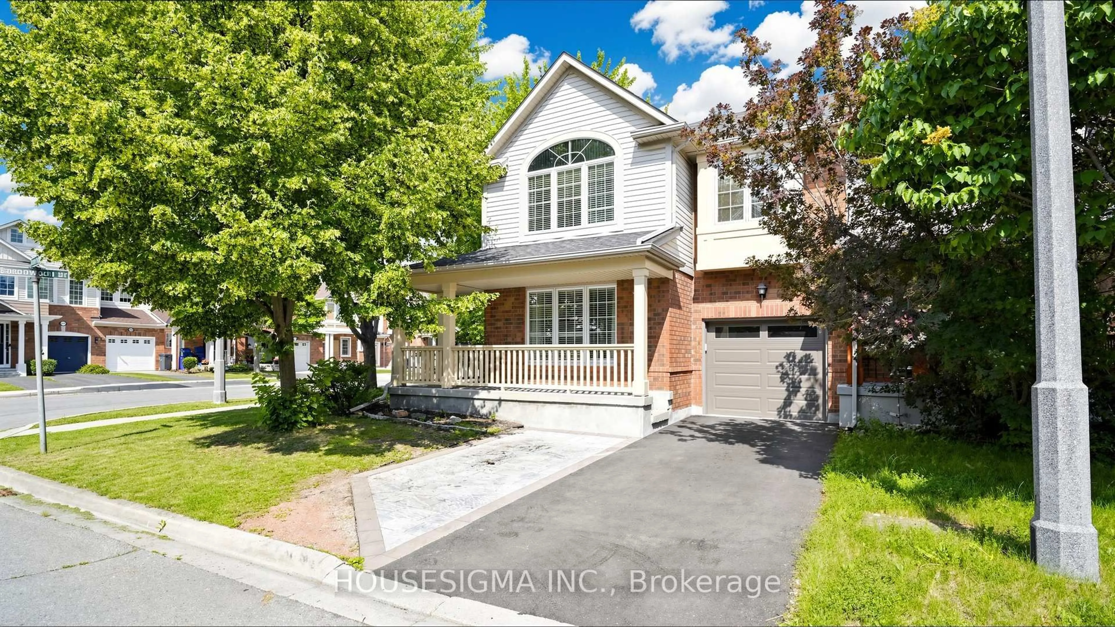 Home with brick exterior material, street for 2241 Baronwood Dr, Oakville Ontario L6M 4X1