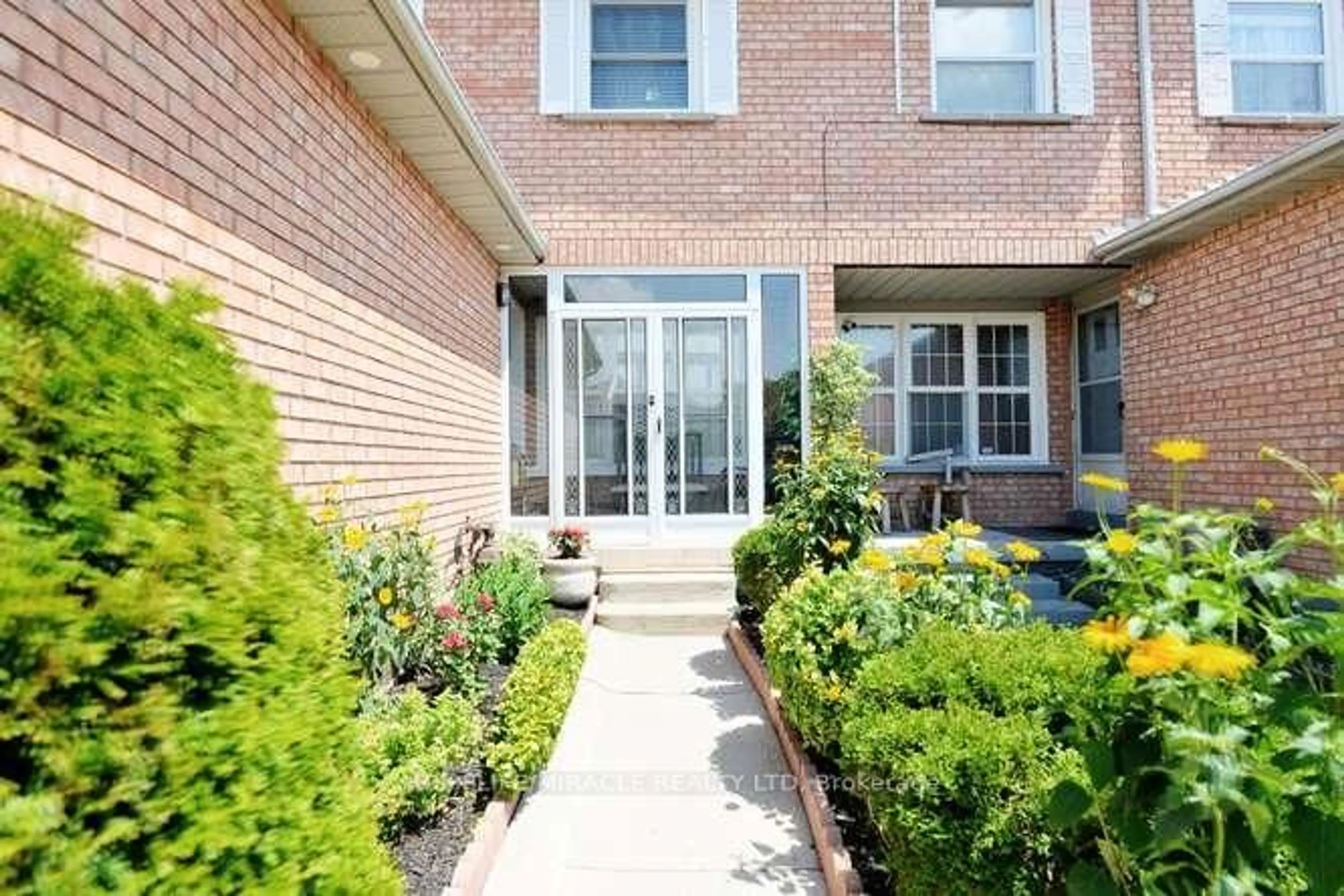 Home with brick exterior material, street for 7 Cutters Cres, Brampton Ontario L6Y 4J9