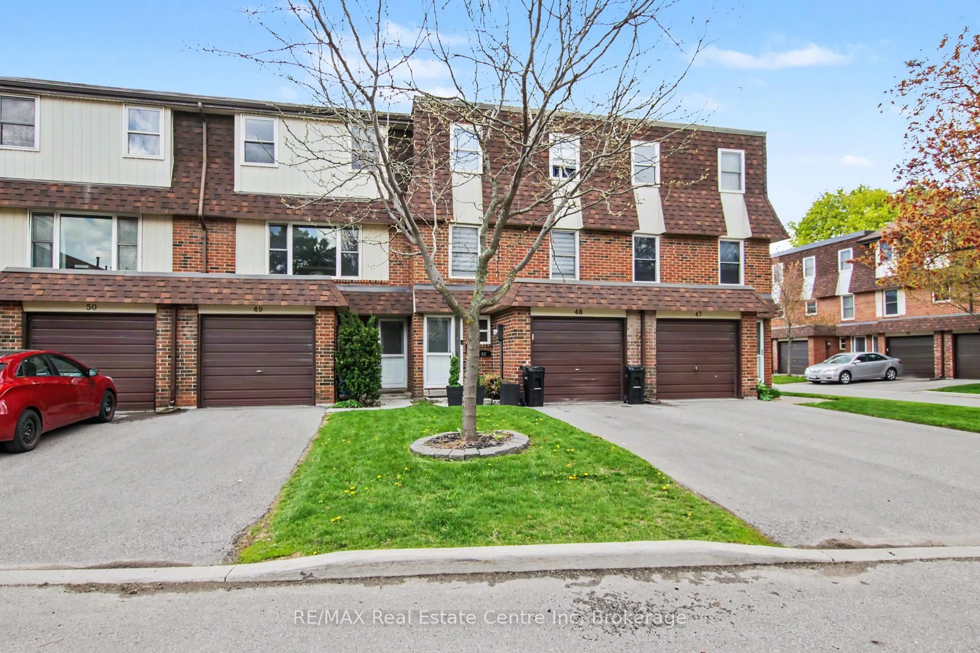 Home with brick exterior material, street for 371 Bronte St #49, Milton Ontario L9T 3K5
