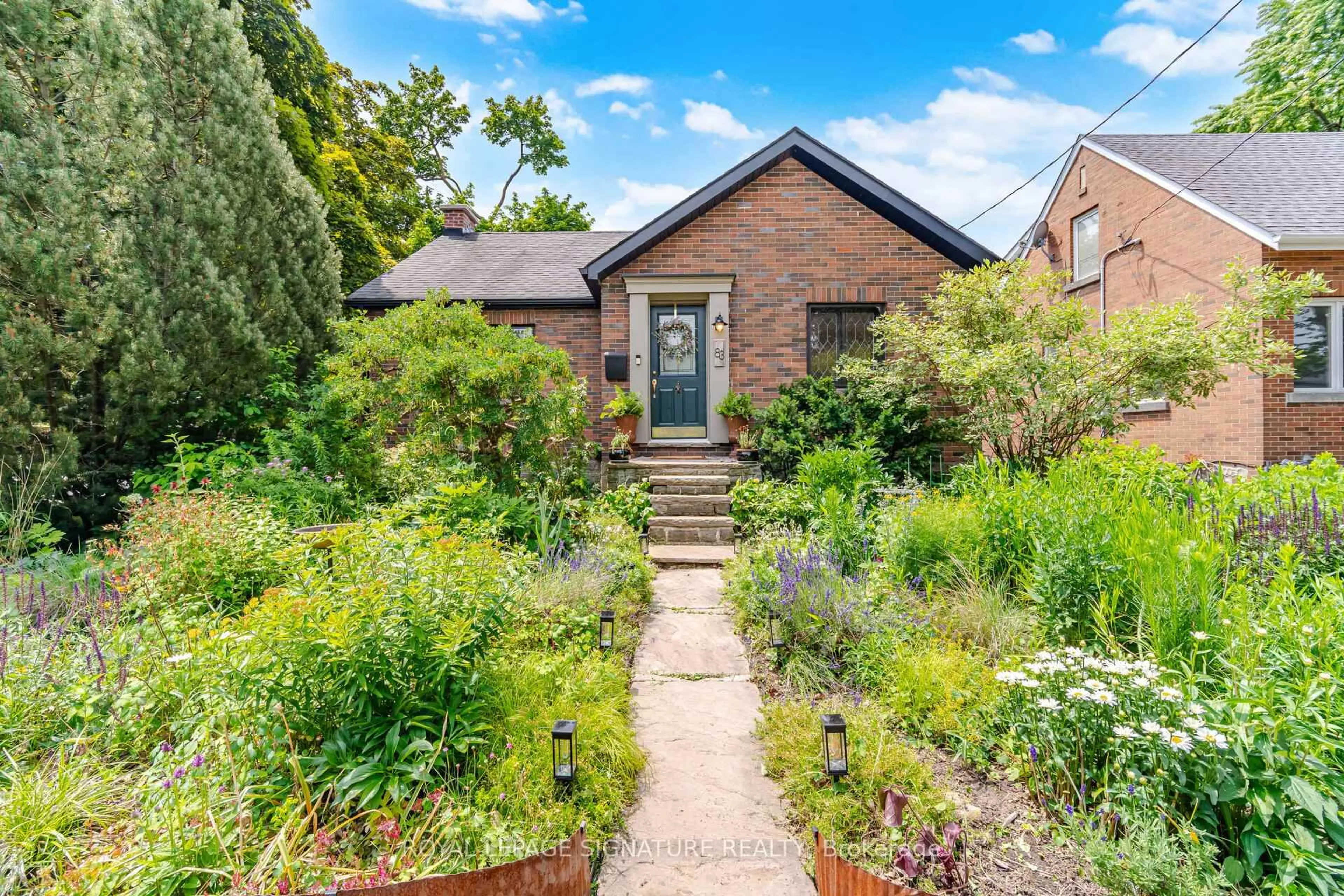 Home with brick exterior material, street for 83 Mill St, Brampton Ontario L6Y 1S9
