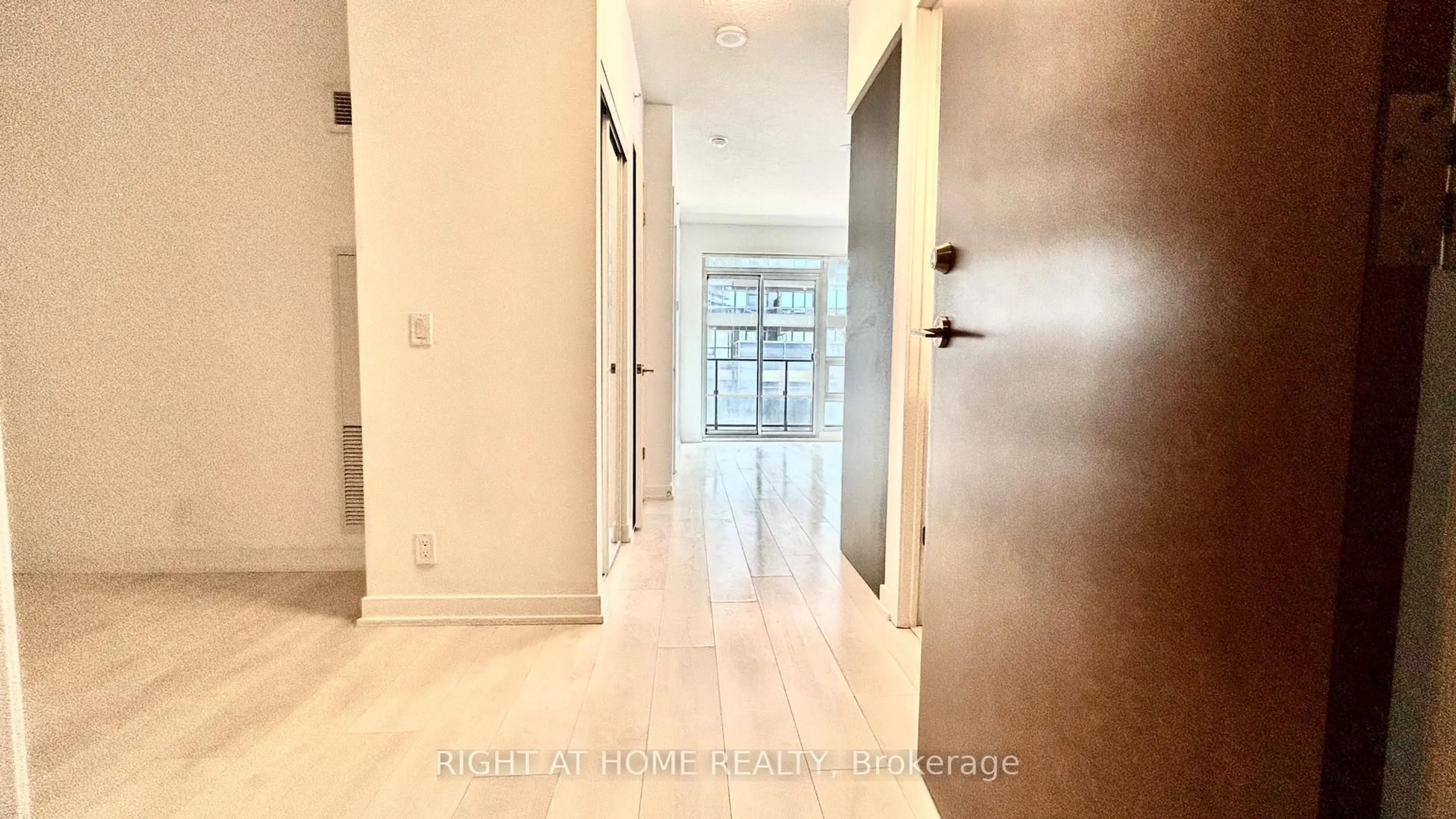 Indoor entryway for 2212 Lake Shore Blvd #613, Toronto Ontario M8V 0C2