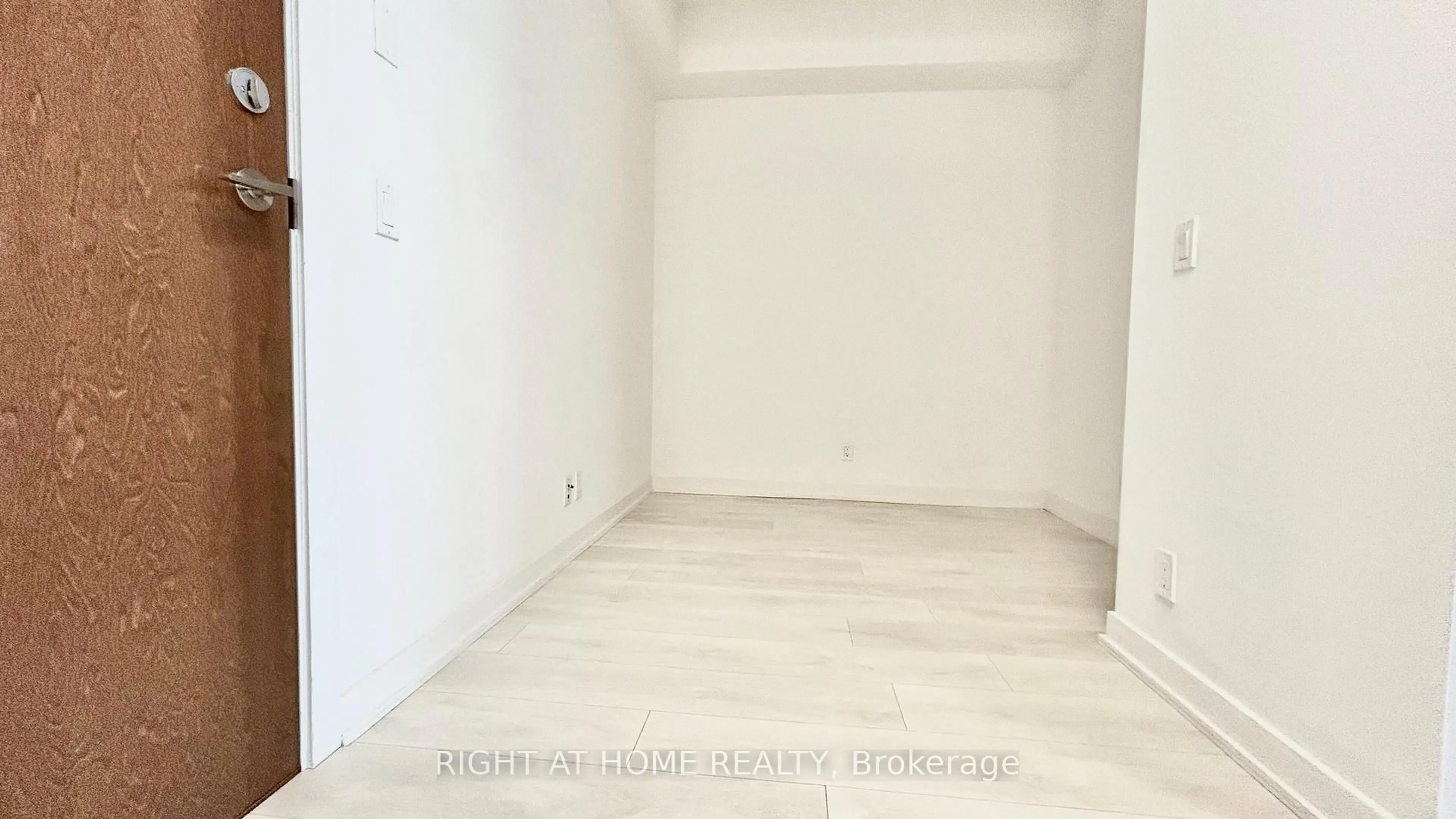 A pic of a room for 2212 Lake Shore Blvd #613, Toronto Ontario M8V 0C2