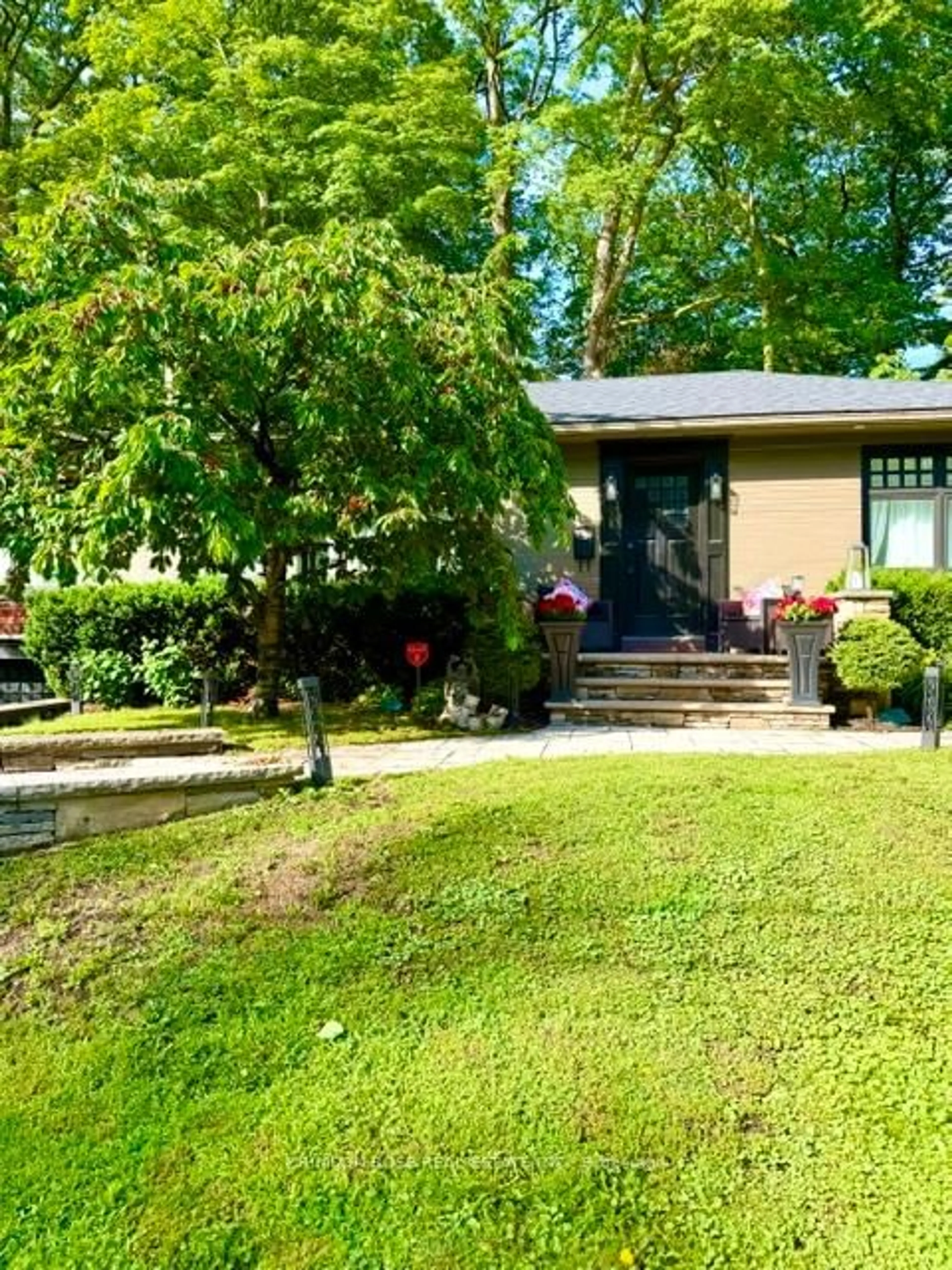 Unknown for 89 Holyrood Ave, Oakville Ontario L6K 2V4