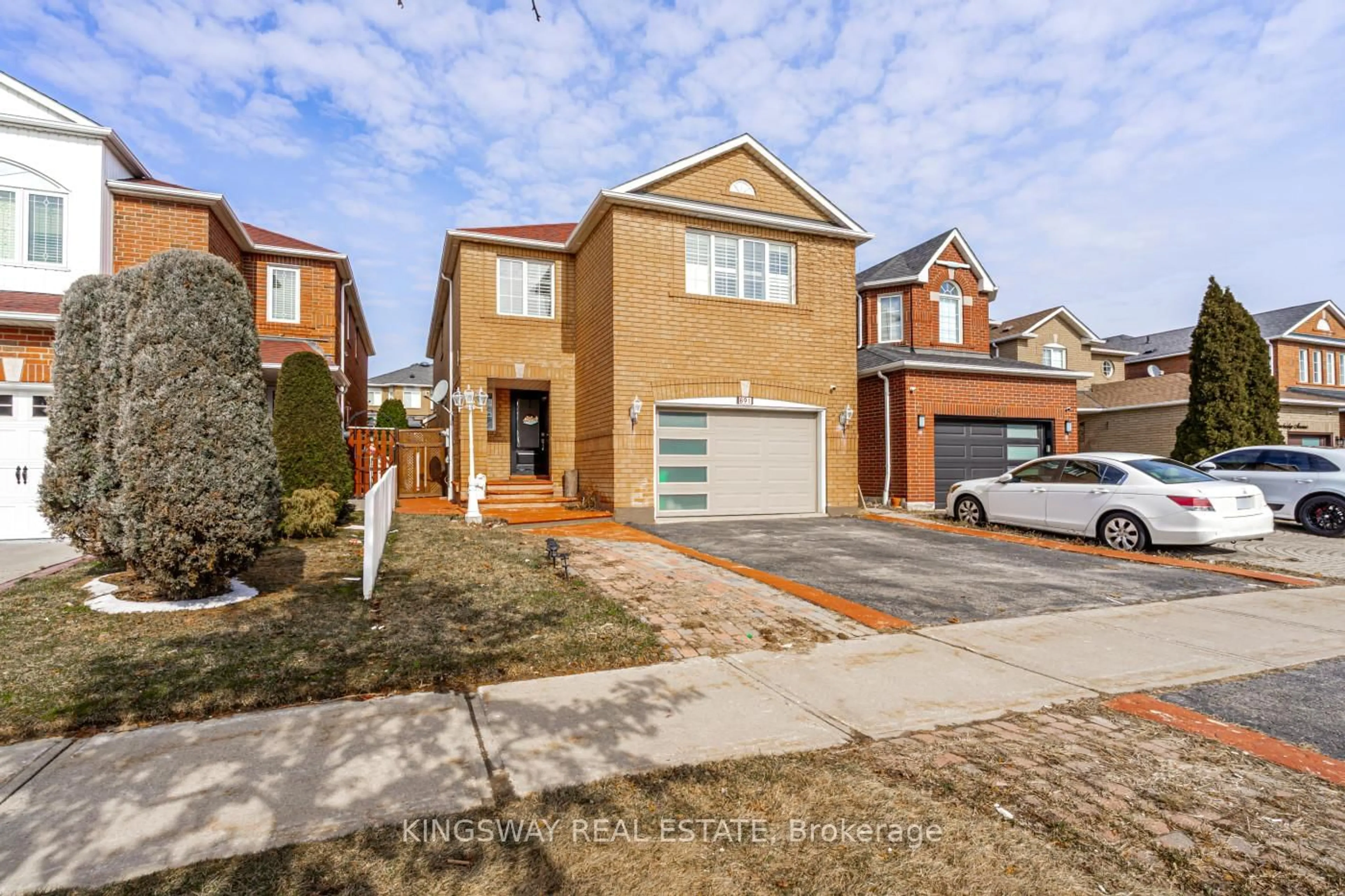 Home with brick exterior material, street for 891 STONEBRIDGE Ave, Mississauga Ontario L5V 2L3