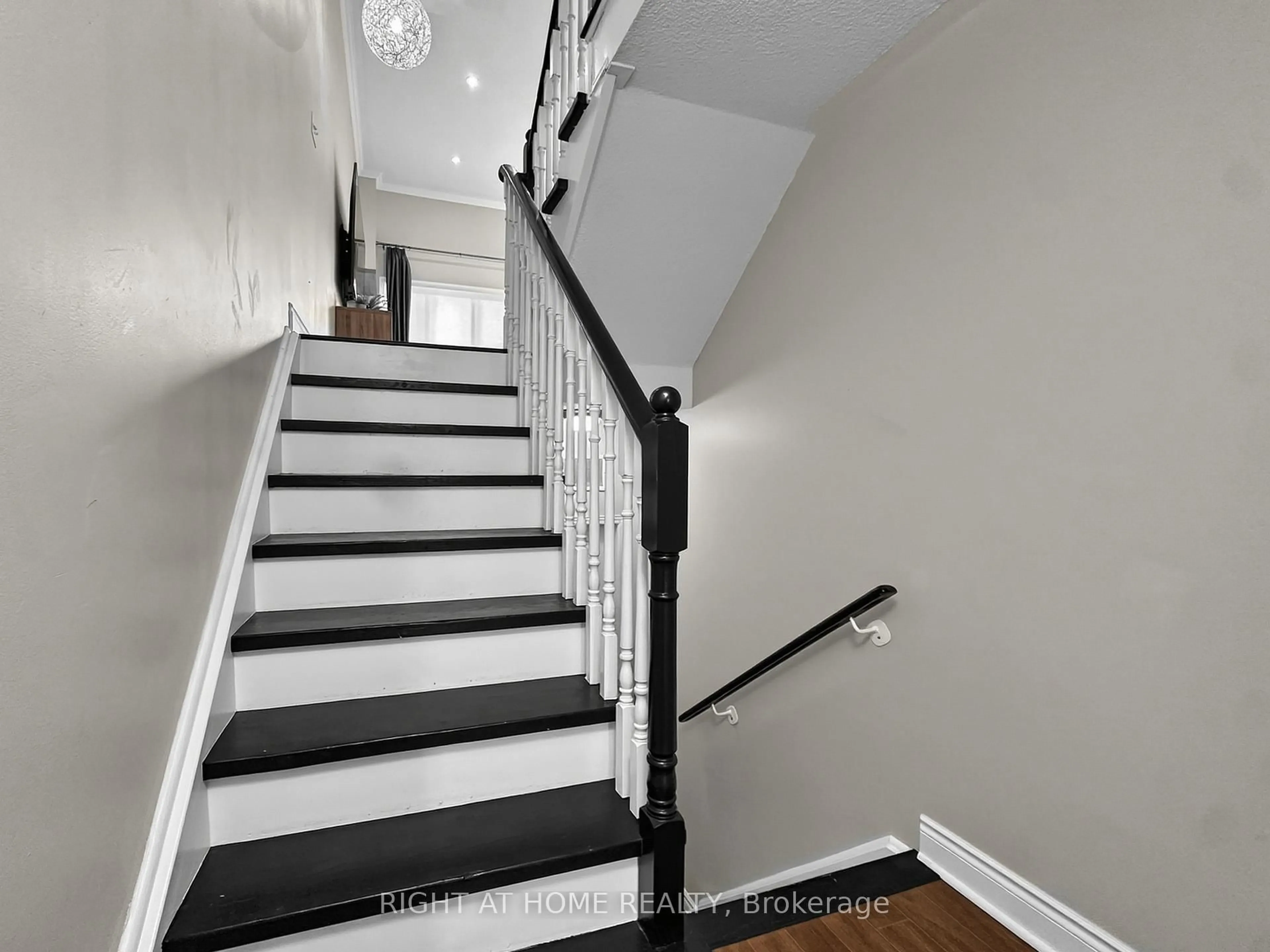 Stairs for 94 Provincial Pl, Brampton Ontario L6S 6C4