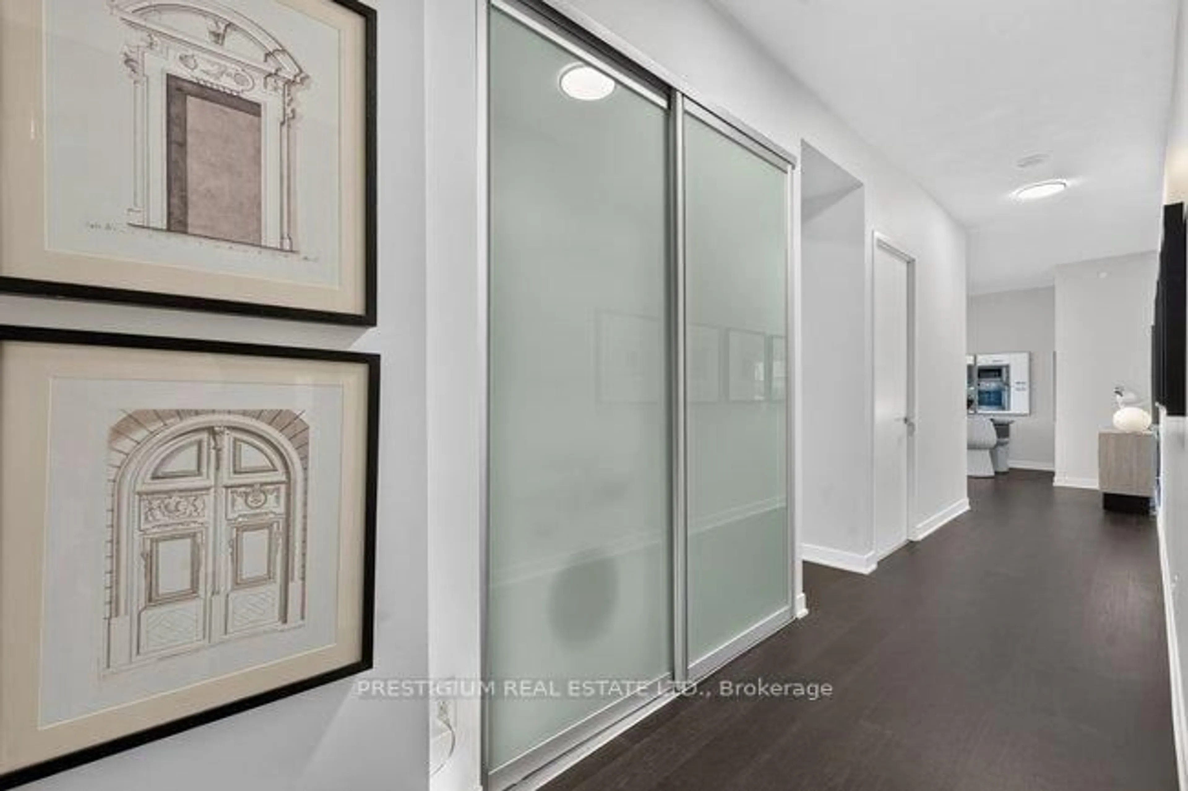 Indoor entryway for 88 Park Lawn Rd #1908, Toronto Ontario M8Y 0B5