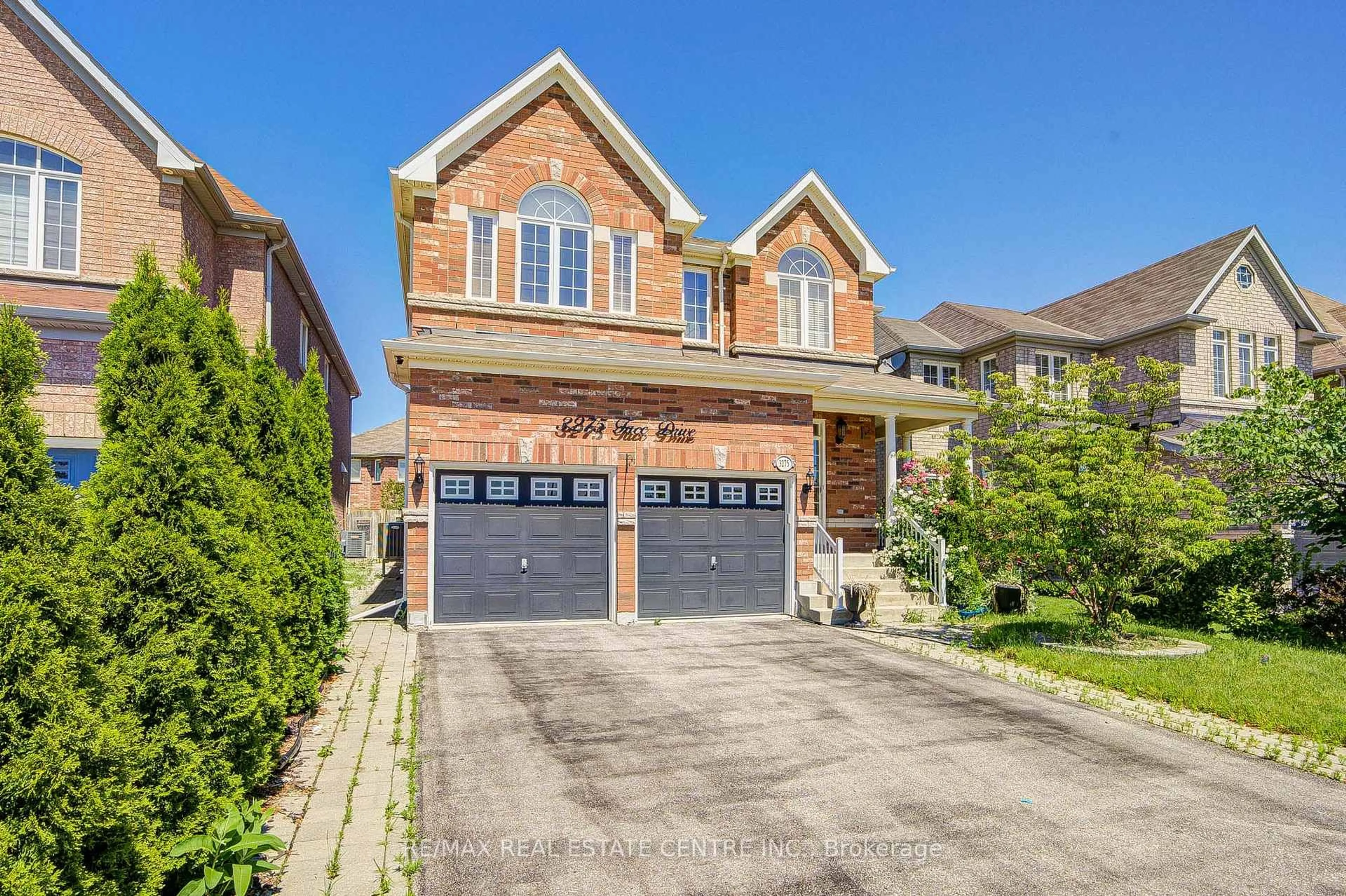 Home with brick exterior material, street for 3275 Tacc Dr, Mississauga Ontario L5M 0H4