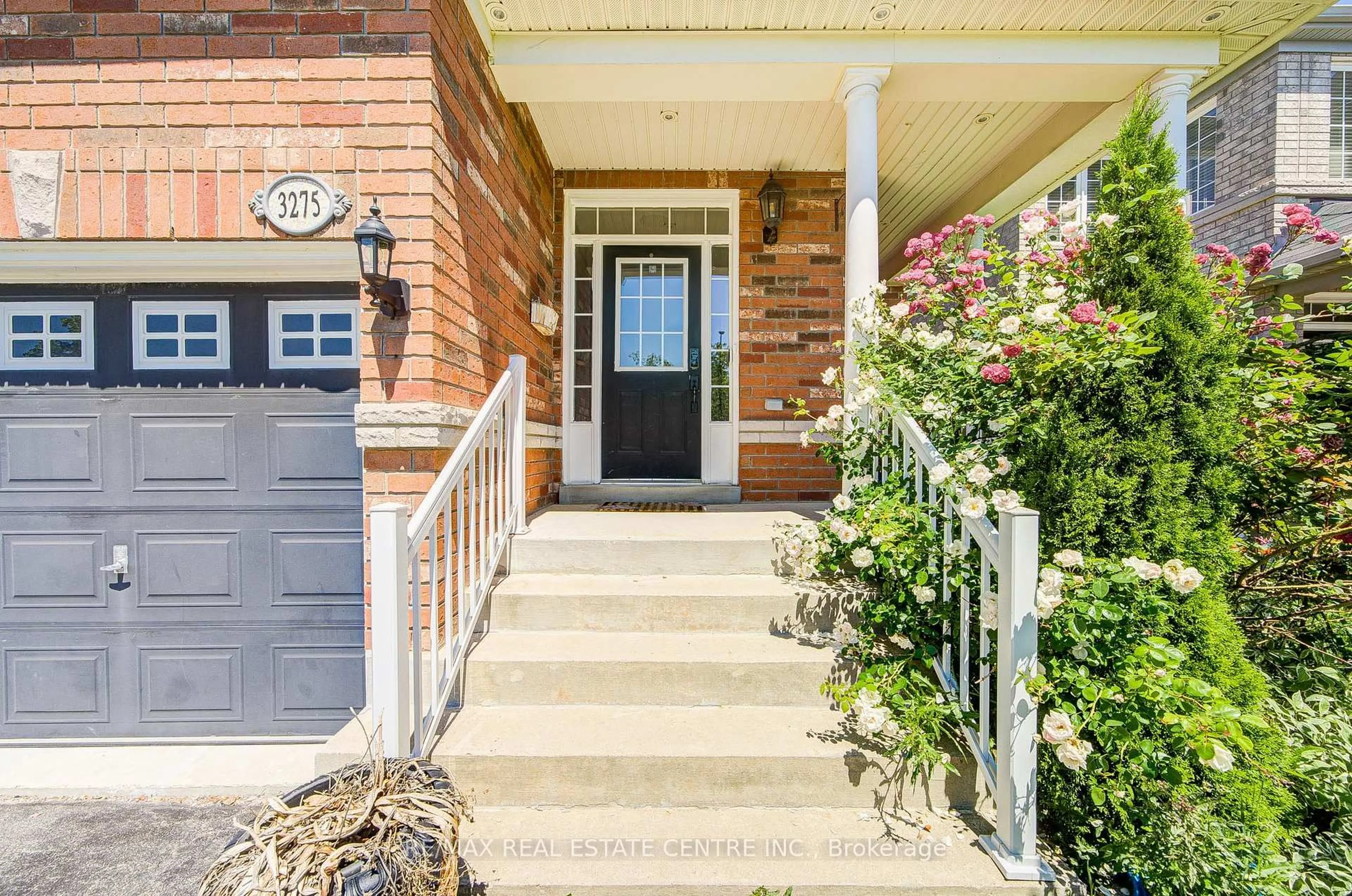 Home with brick exterior material, street for 3275 Tacc Dr, Mississauga Ontario L5M 0H4