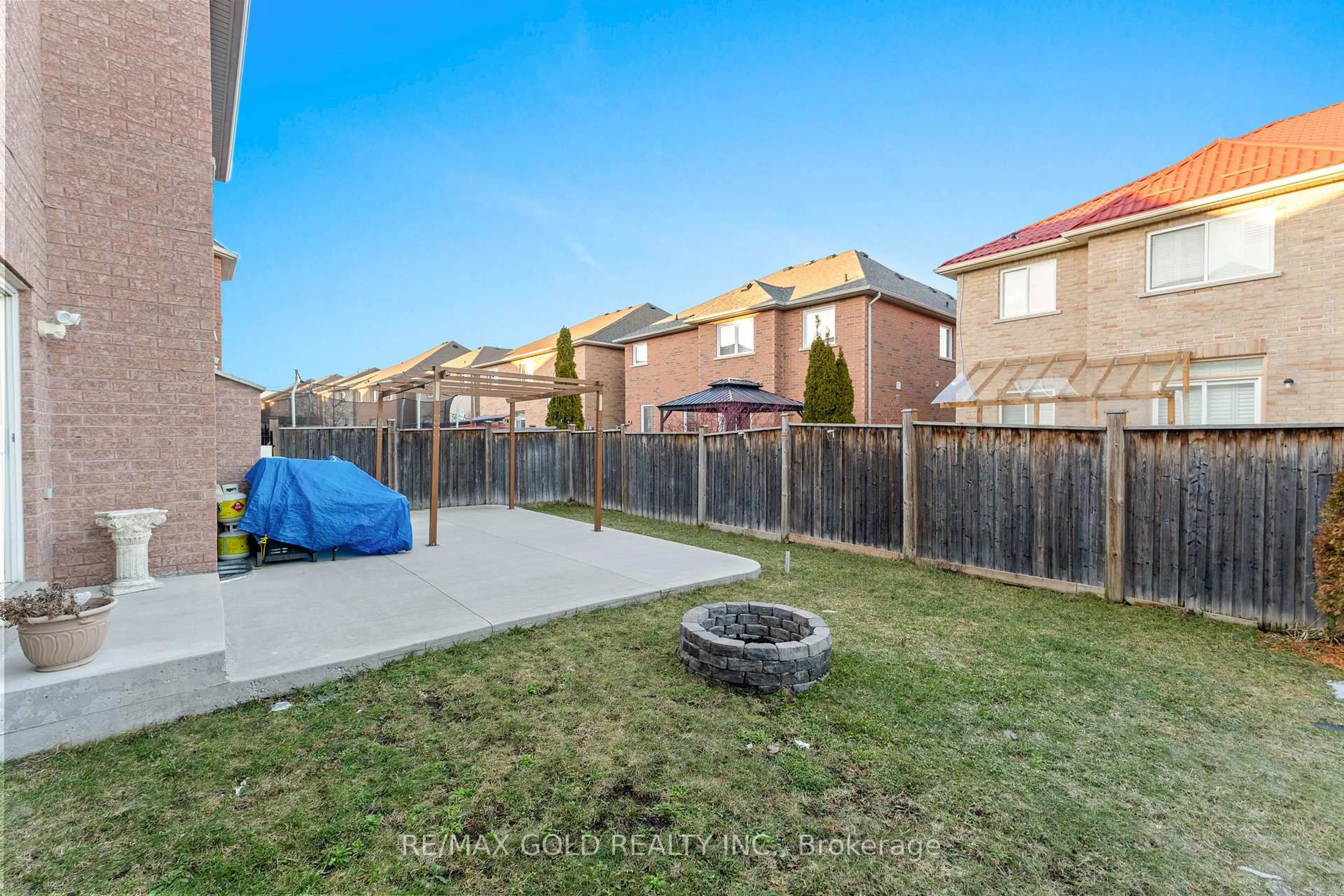 A pic from outside/outdoor area/front of a property/back of a property/a pic from drone, street for 57 Powell Dr, Brampton Ontario L6R 0K8