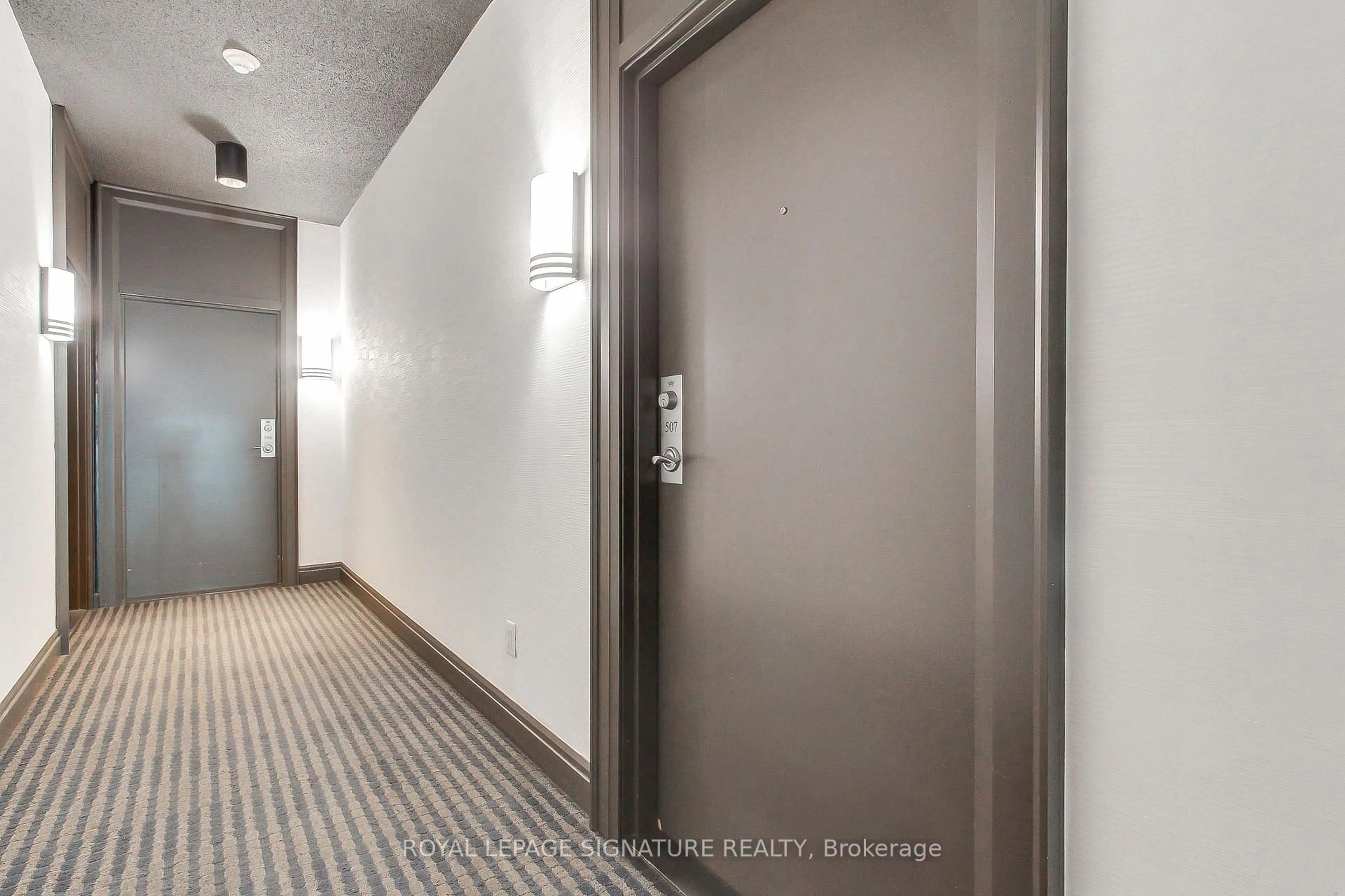 Indoor foyer for 5 Marine Parade Dr #507, Toronto Ontario M8V 4B4