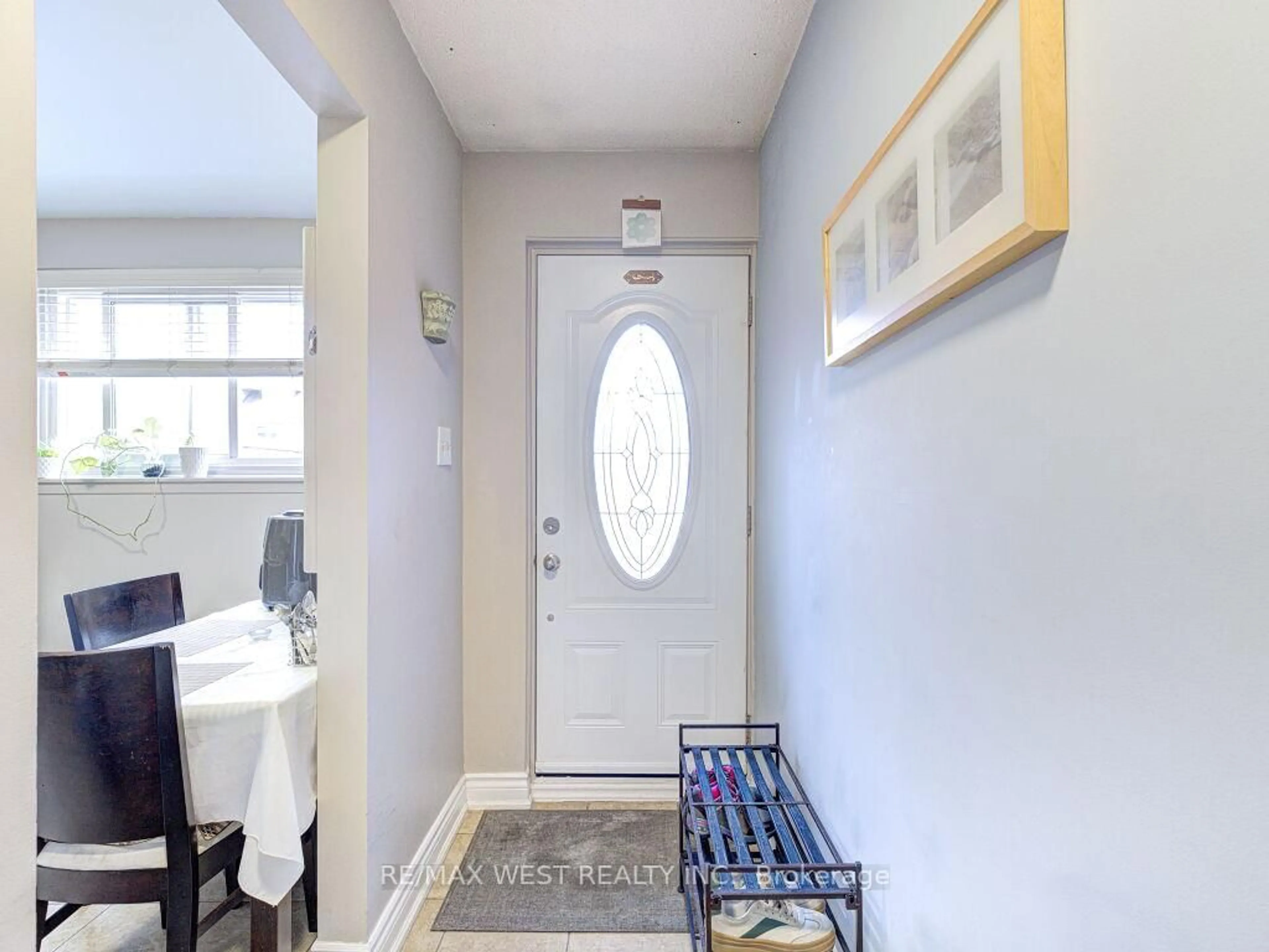 Indoor entryway for 83 Irwin Rd #22, Toronto Ontario M9W 5W1