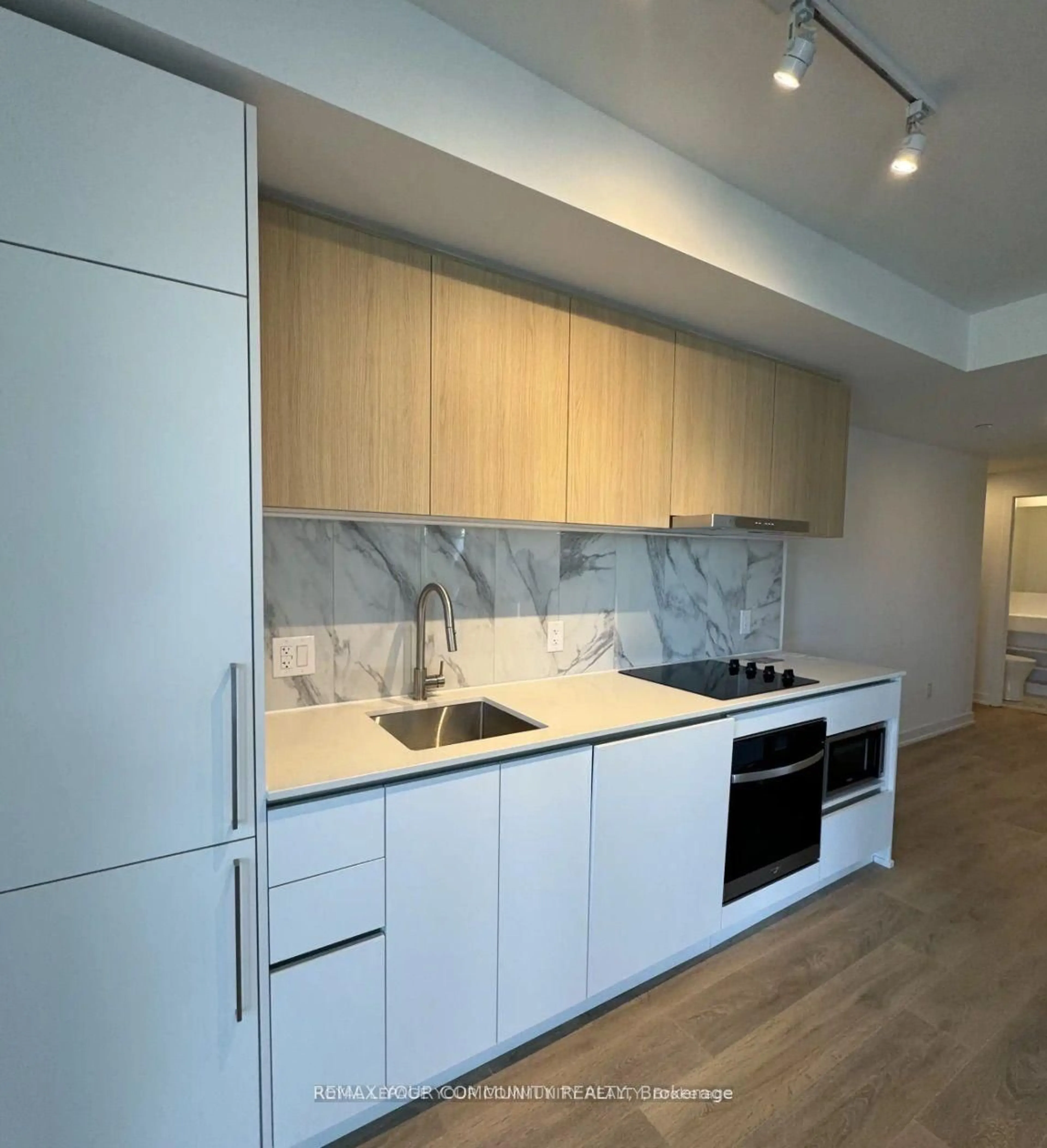 Standard kitchen, wood/laminate floor for 1100 Sheppard Ave #225, Toronto Ontario M3K 0E4