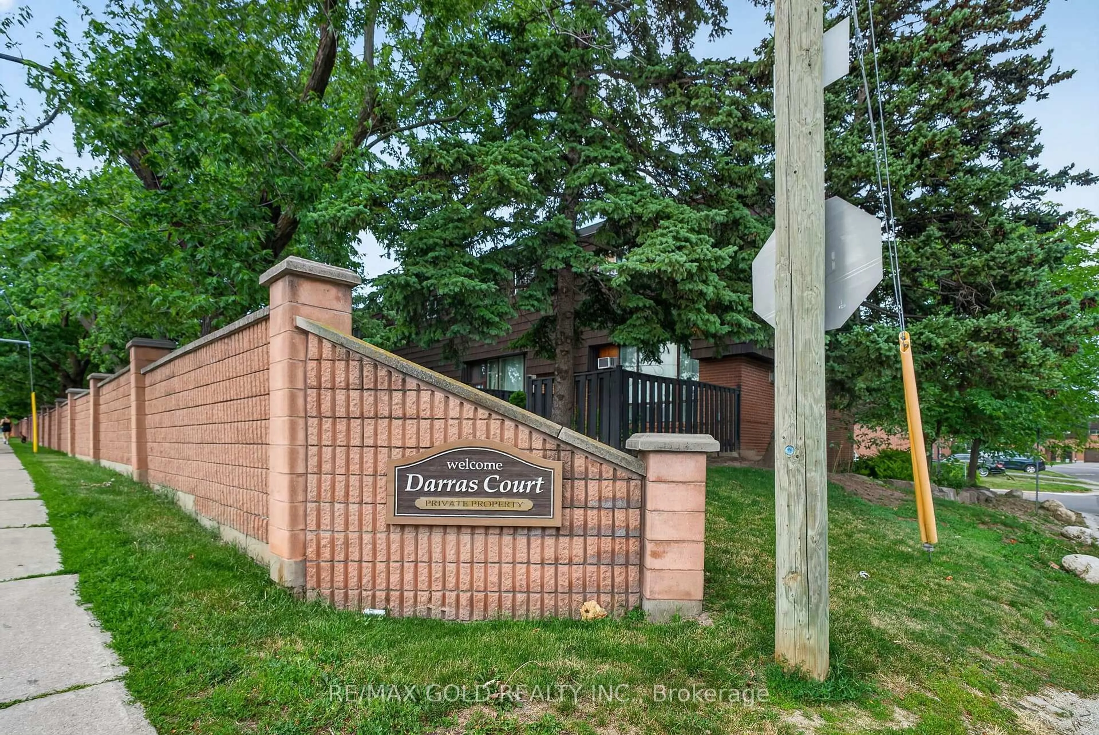 Unknown for 68 Darras Crt #5, Brampton Ontario L6T 1W7