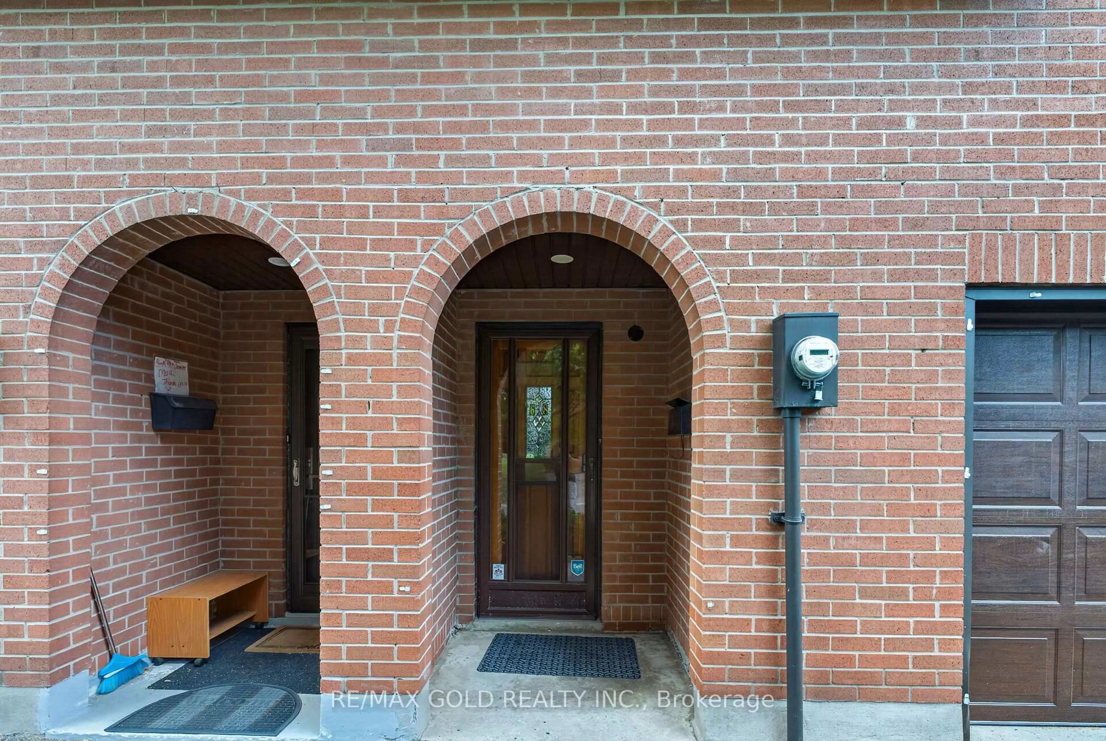 Indoor foyer for 68 Darras Crt #5, Brampton Ontario L6T 1W7