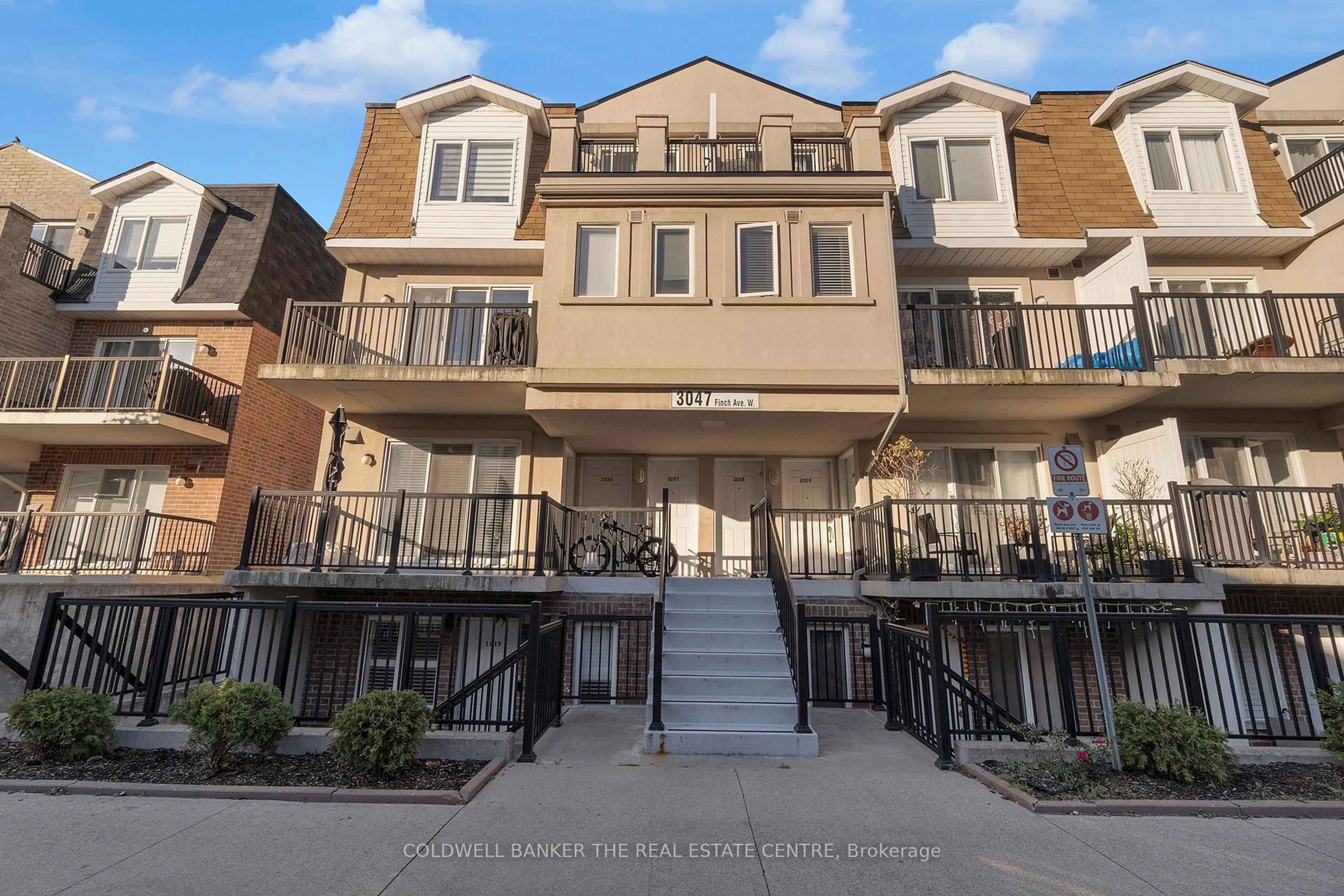 Patio, street for 3047 Finch Ave #2057, Toronto Ontario M9M 0A5