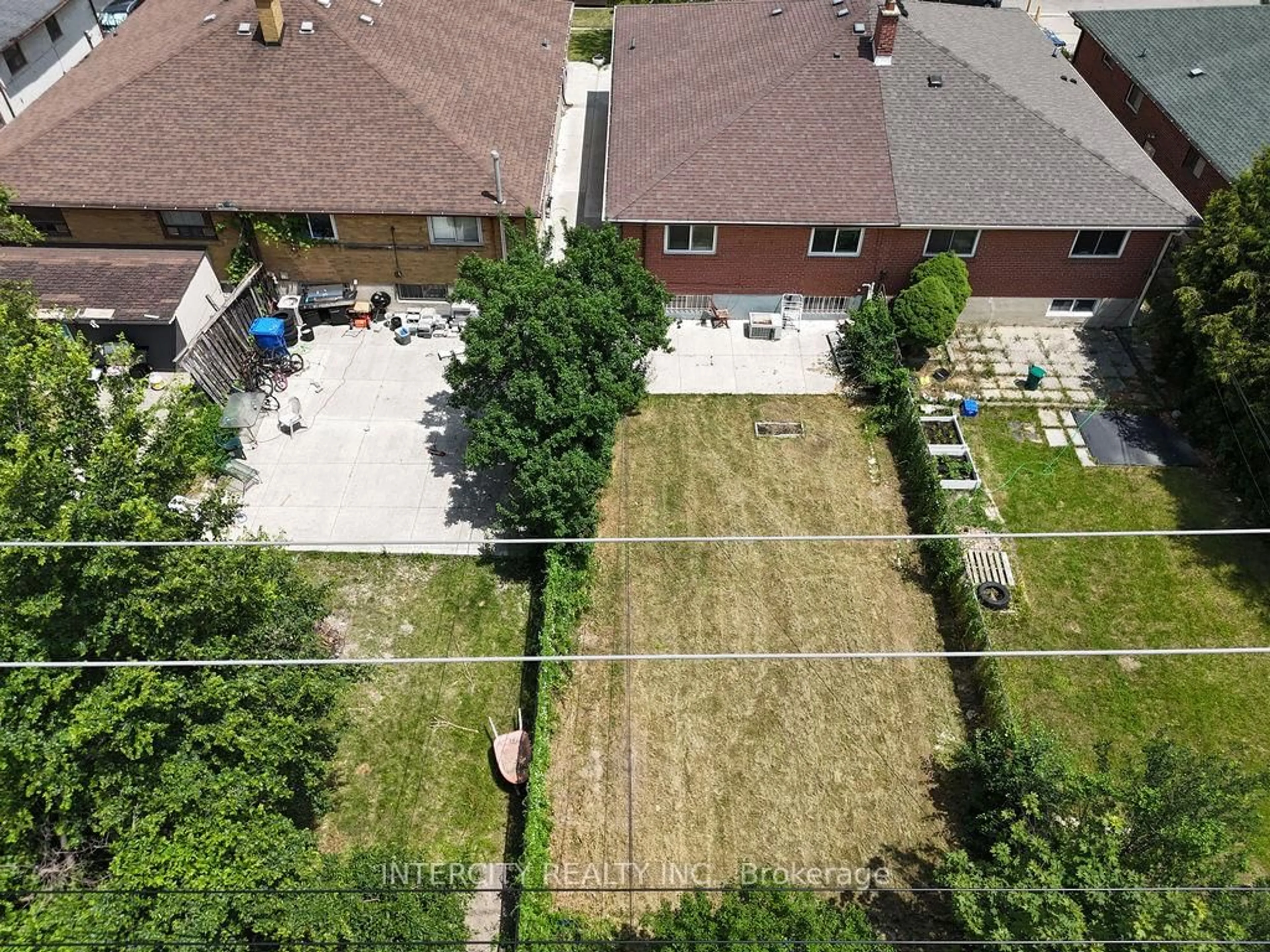 A pic from outside/outdoor area/front of a property/back of a property/a pic from drone, street for 76 Felan Cres, Toronto Ontario M9V 3A3