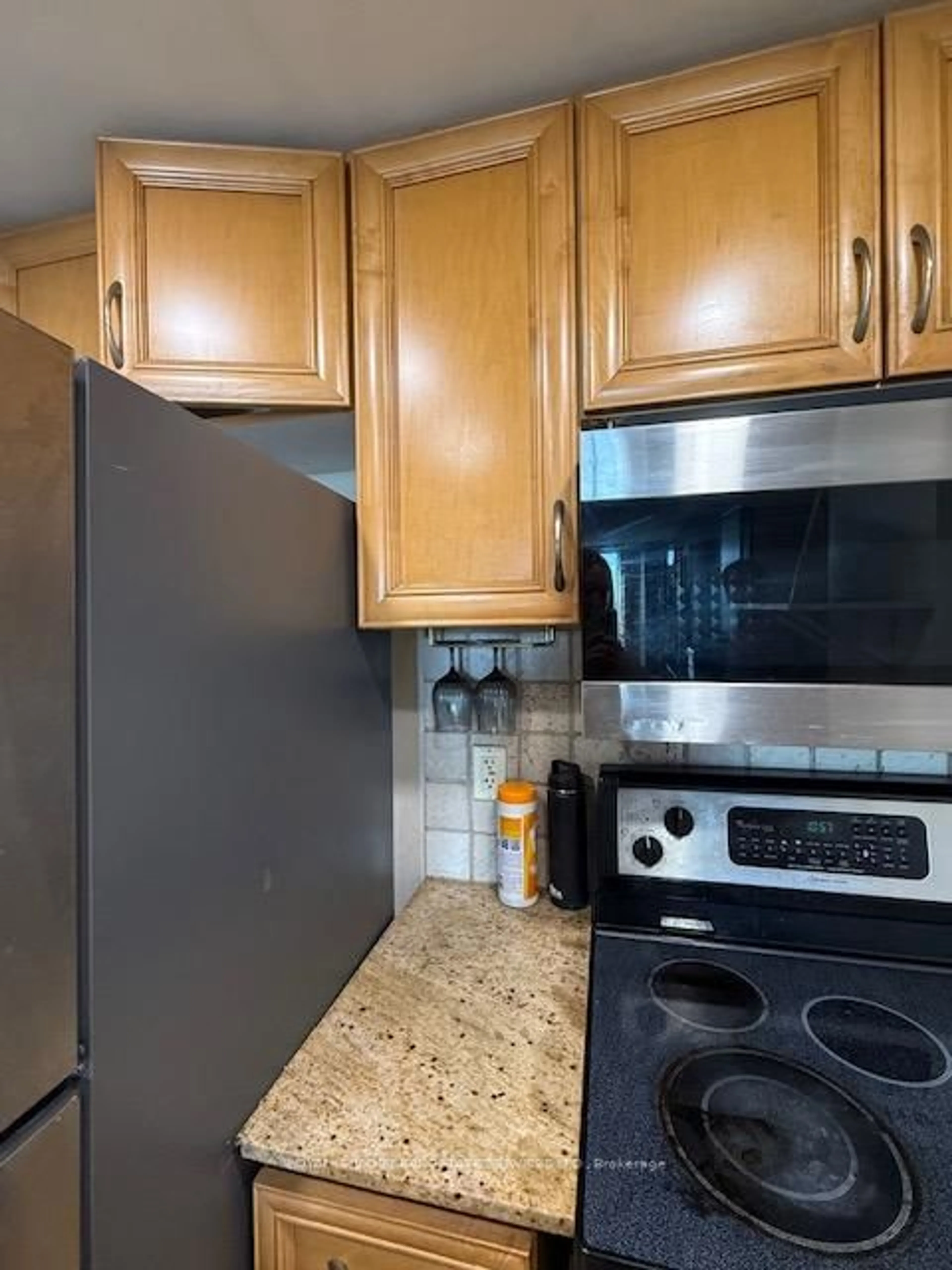 Standard kitchen, unknown for 2737 Keele St #709, Toronto Ontario M3M 2E9