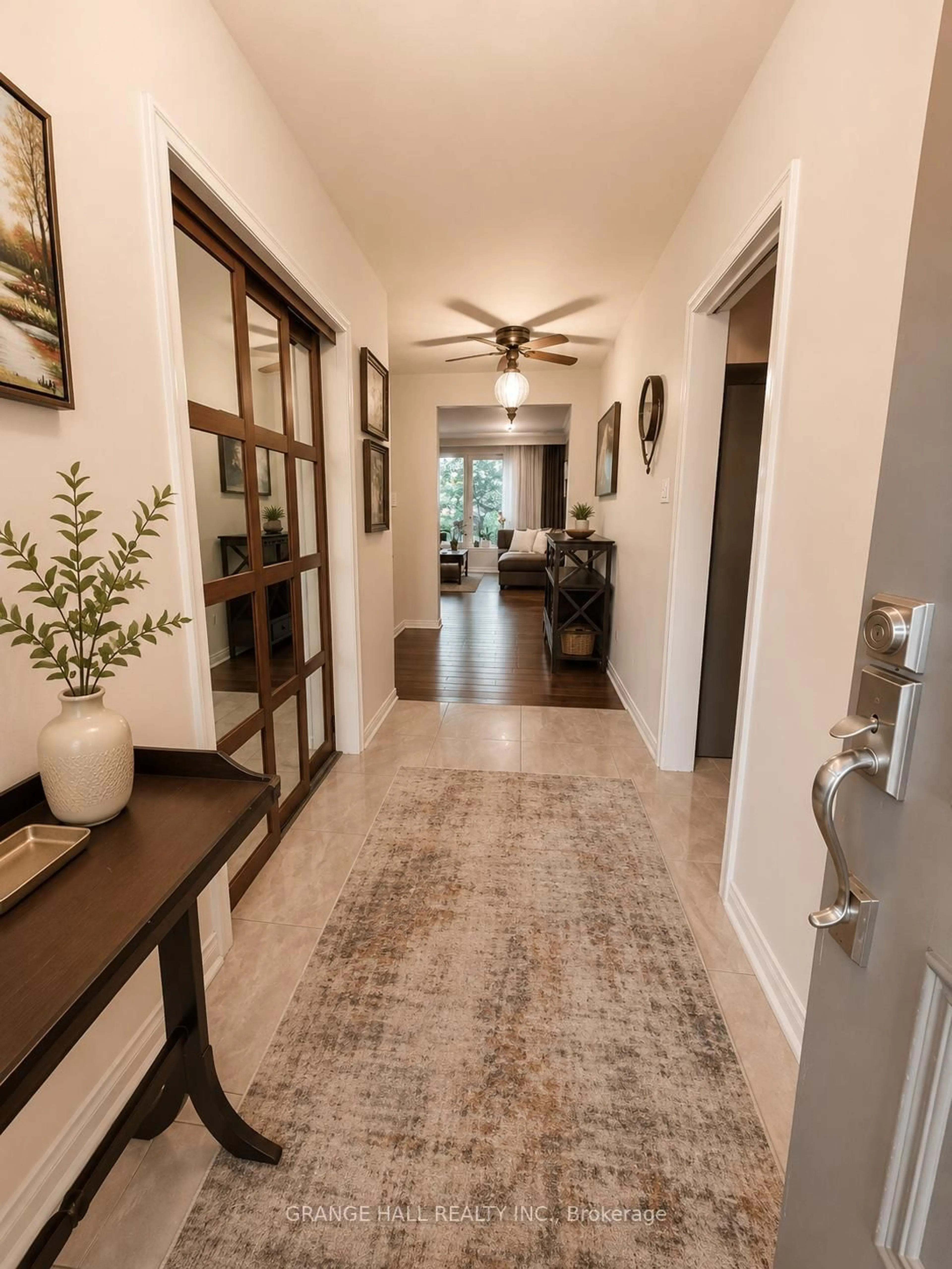 Indoor entryway for 210 Lloyd Manor Rd, Toronto Ontario M9B 5K6