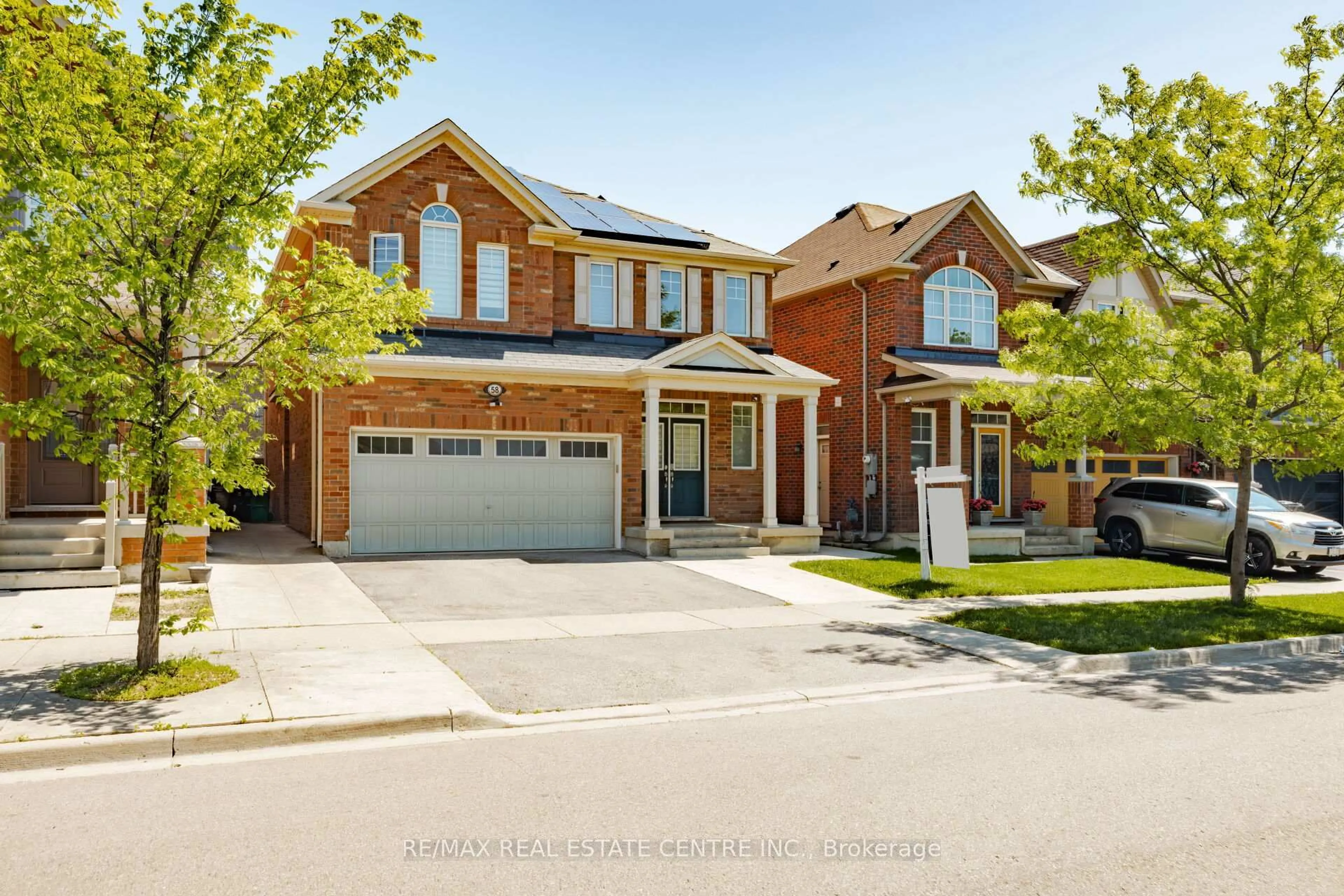 Home with brick exterior material, street for 58 Seafair Cres, Brampton Ontario L6Y 5W3