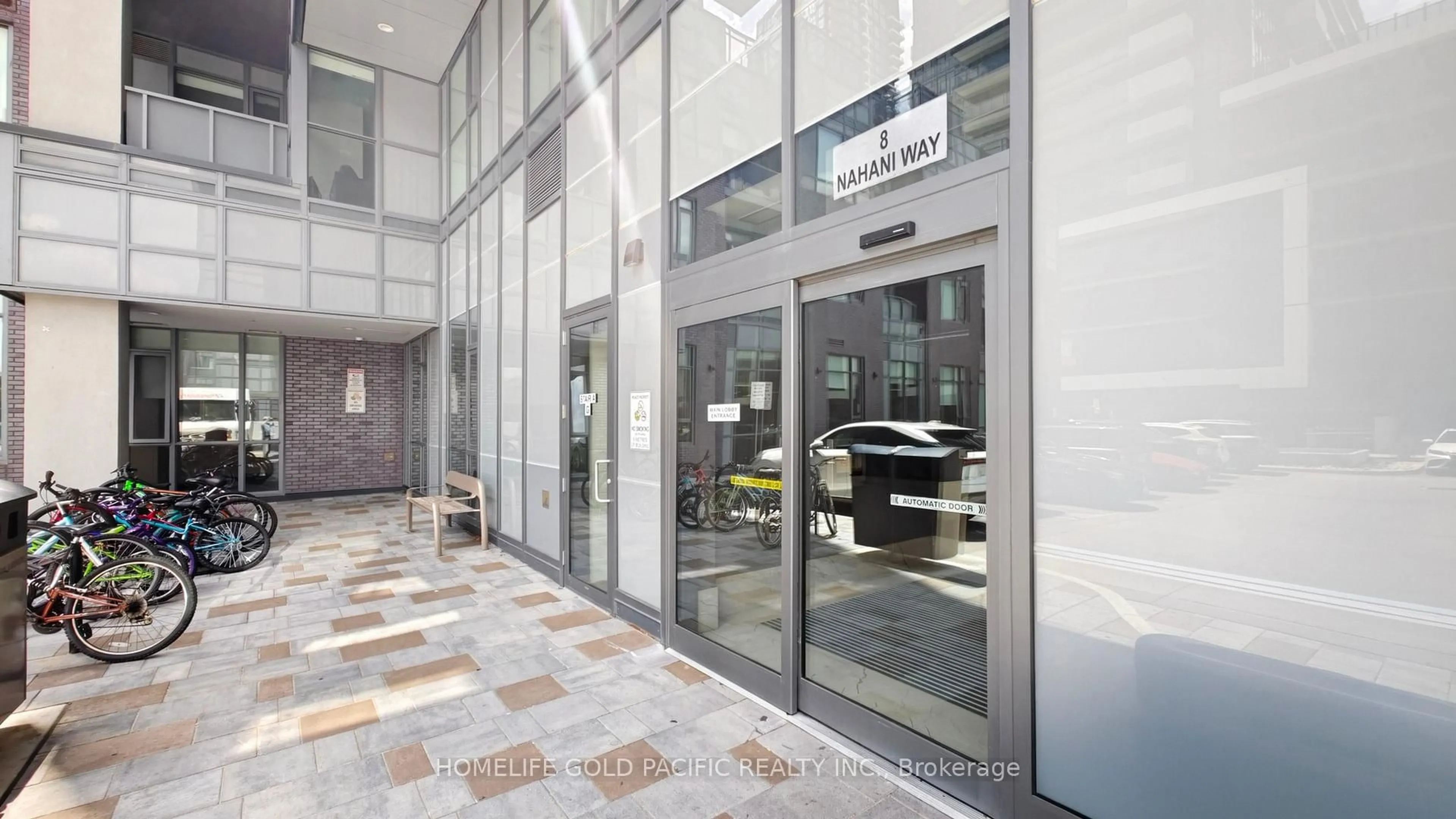 Indoor foyer for 8 Nahani Way #2708, Mississauga Ontario L4Z 0C6