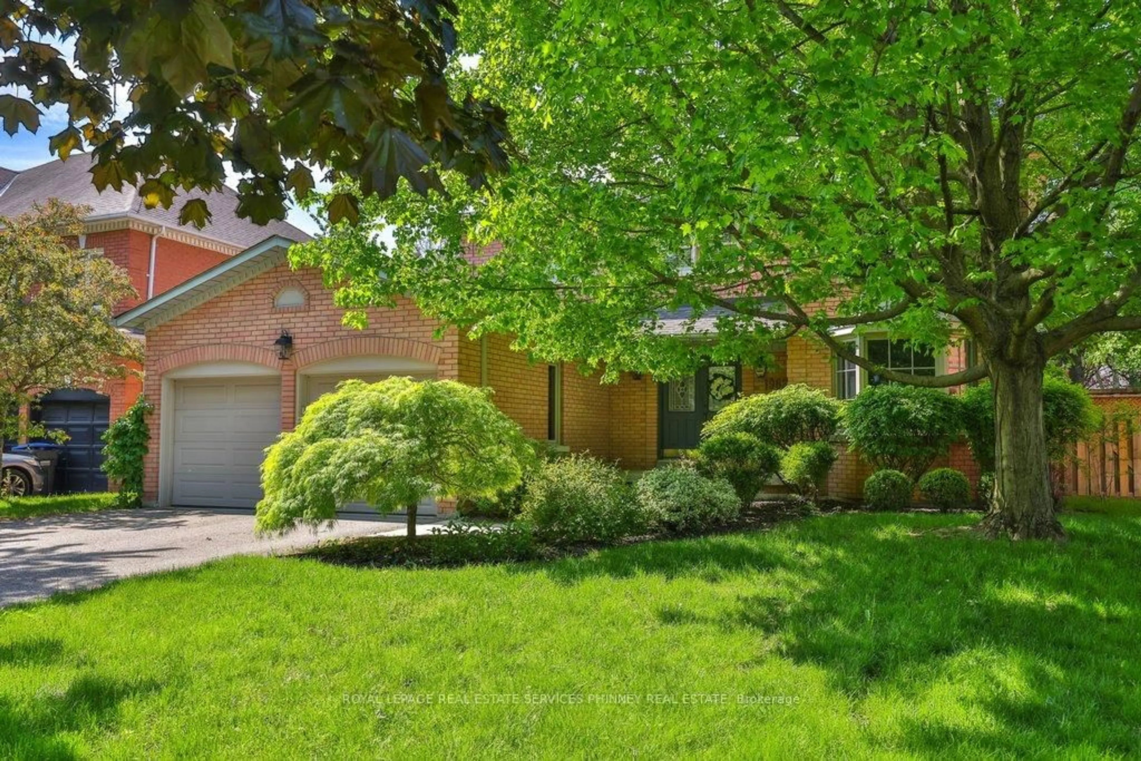 Unknown for 1962 Calgary Crt, Mississauga Ontario L5H 4J1